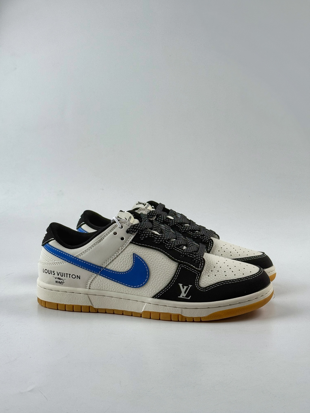 230 Nike SB Dunk Low x Louis Vuitton 黑白蓝满天星 JP1628-003