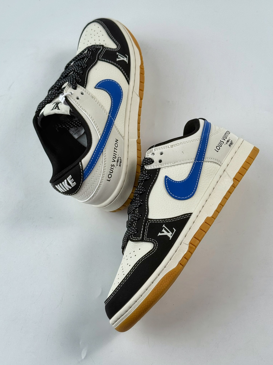 230 Nike SB Dunk Low x Louis Vuitton 黑白蓝满天星 JP1628-003
