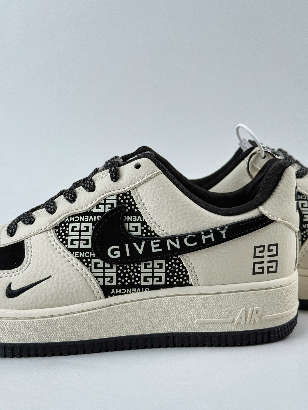 210 Nike Air Force 1 Low 07 x GIVENCHY 白黑小勾满天星 KJ1688-021