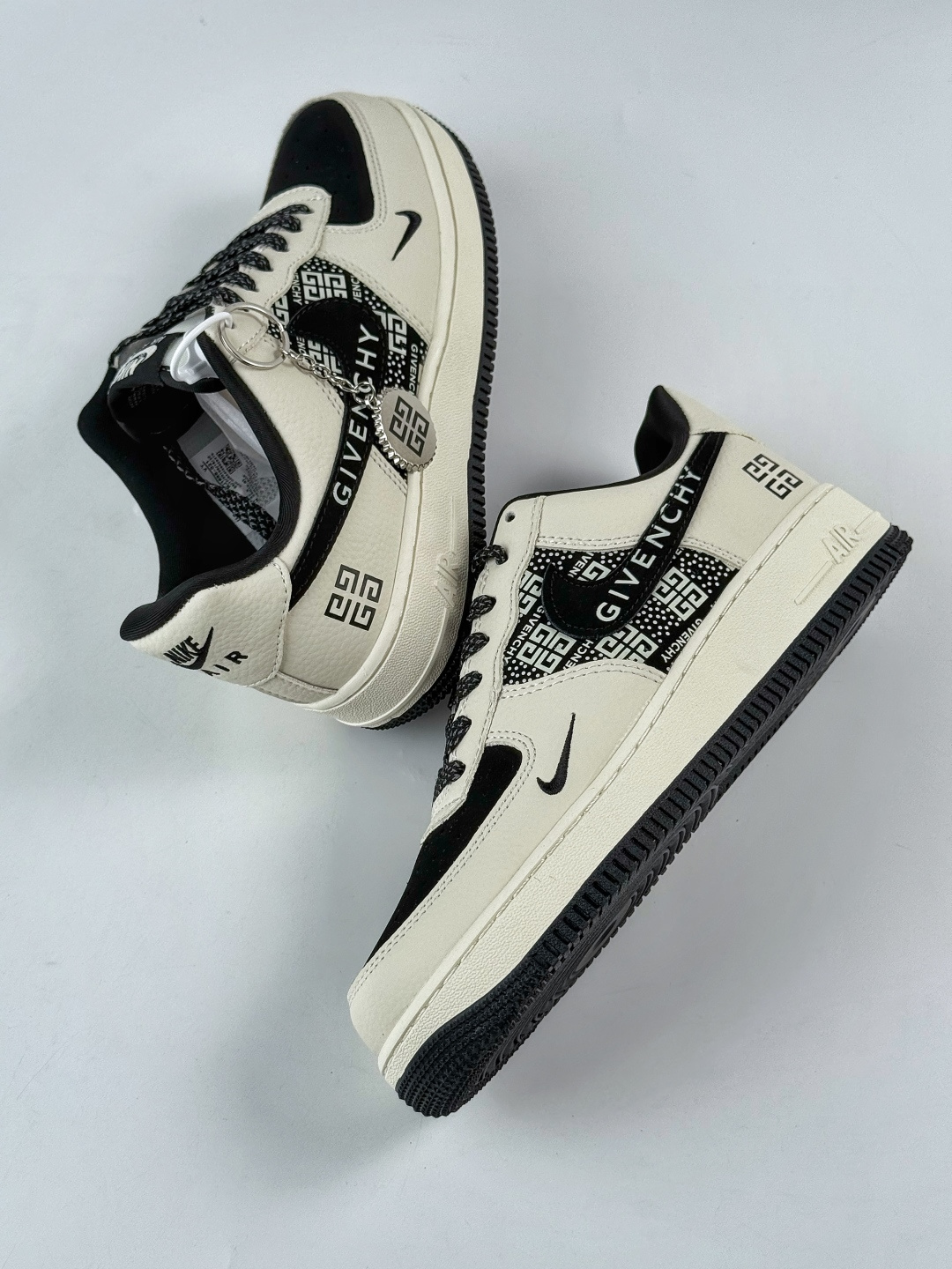 210 Nike Air Force 1 Low 07 x GIVENCHY 白黑小勾满天星 KJ1688-021