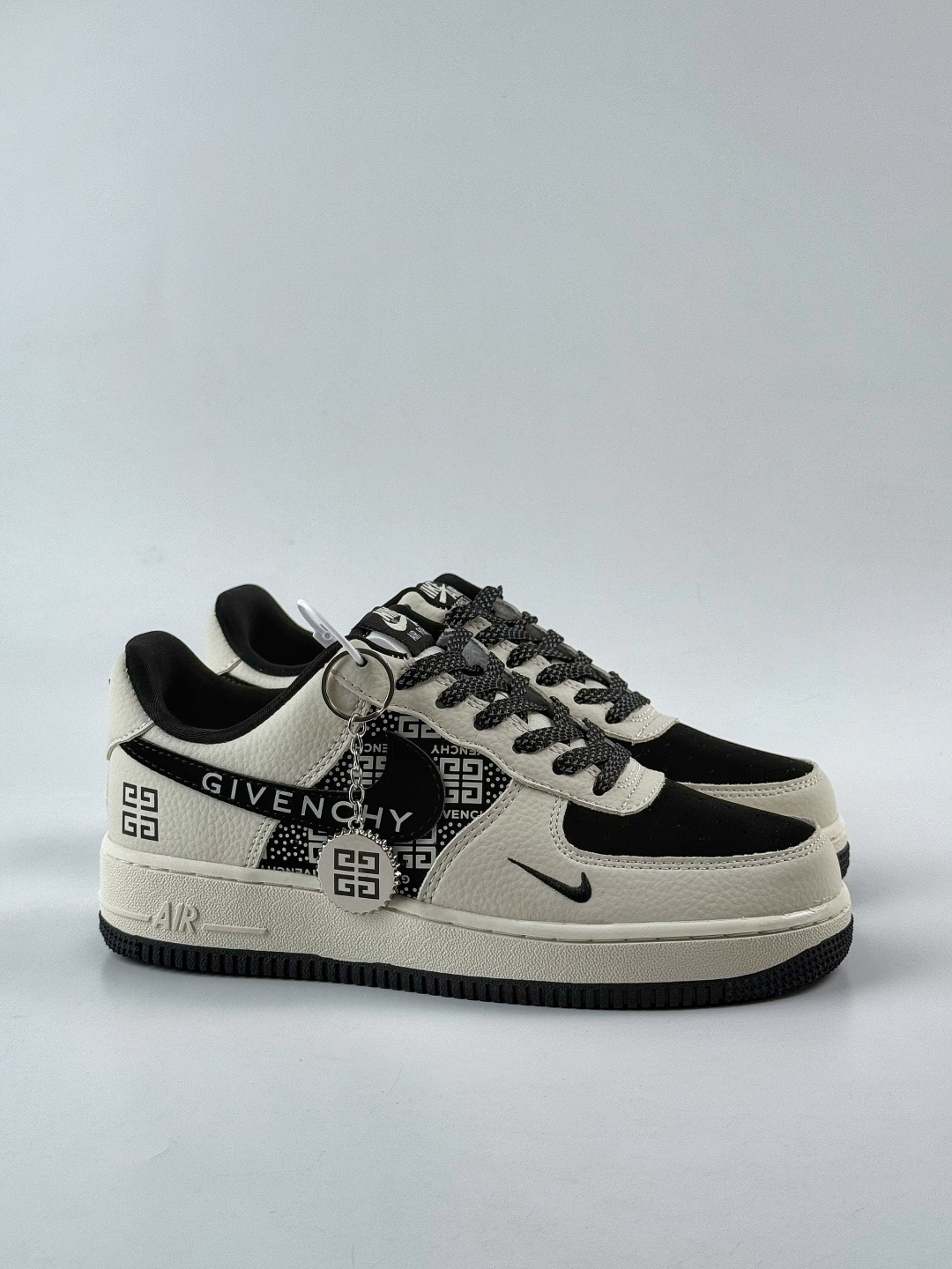 210 Nike Air Force 1 Low 07 x GIVENCHY 白黑小勾满天星 KJ1688-021