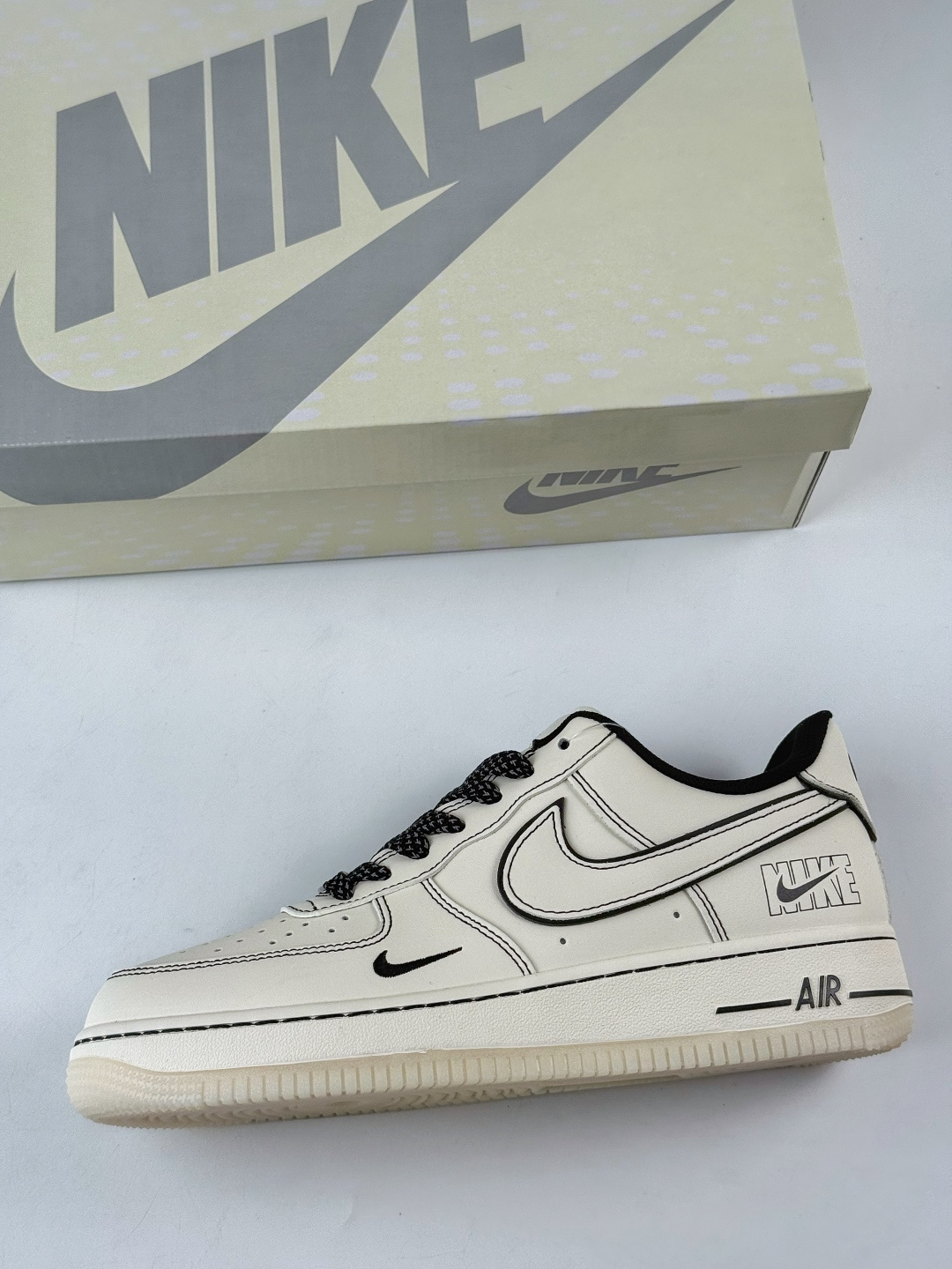 210 Nike Air Force 1 Low 07 x NIKE 白黑小勾满天星 SM6668-115