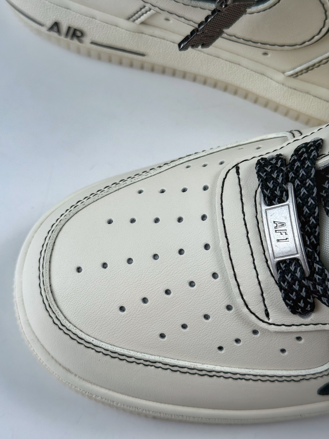 210 Nike Air Force 1 Low 07 x NIKE 白黑小勾满天星 SM6668-115