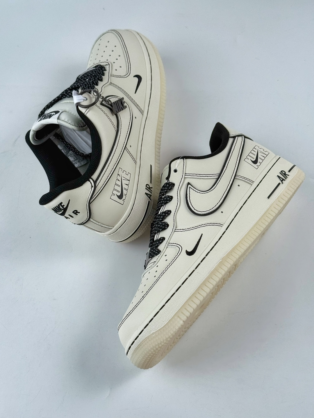 210 Nike Air Force 1 Low 07 x NIKE 白黑小勾满天星 SM6668-115