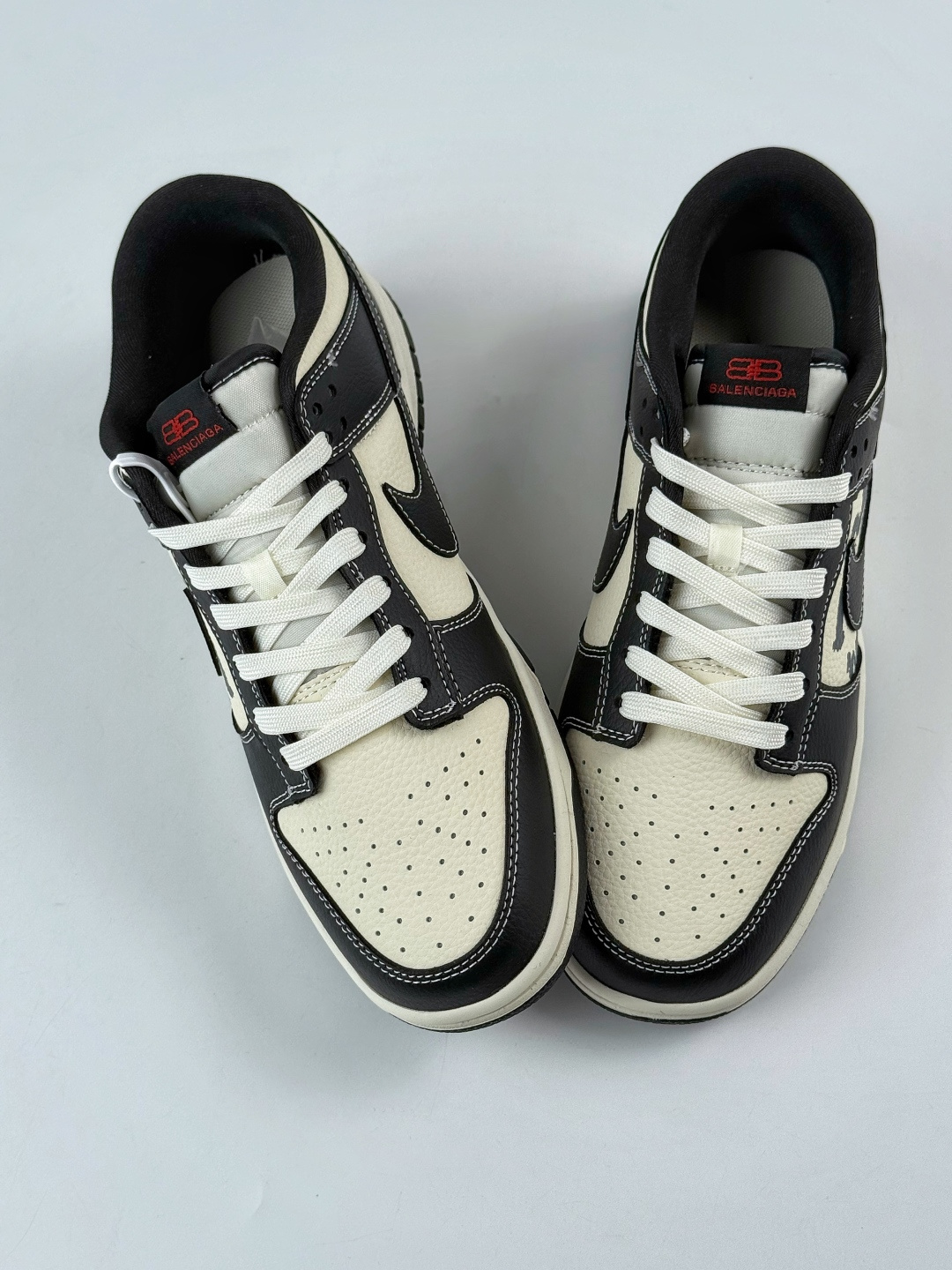 230 NIKE SB Dunk Low RETRO x Balenciaga 黑白 DS6608-016