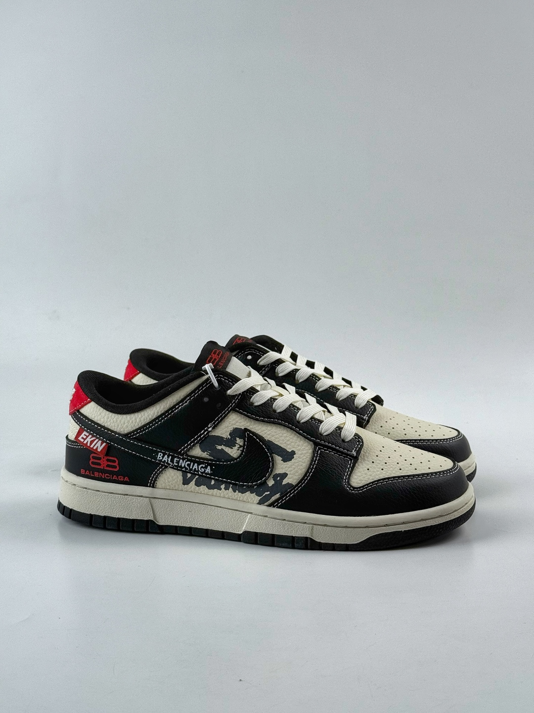 230 NIKE SB Dunk Low RETRO x Balenciaga 黑白 DS6608-016