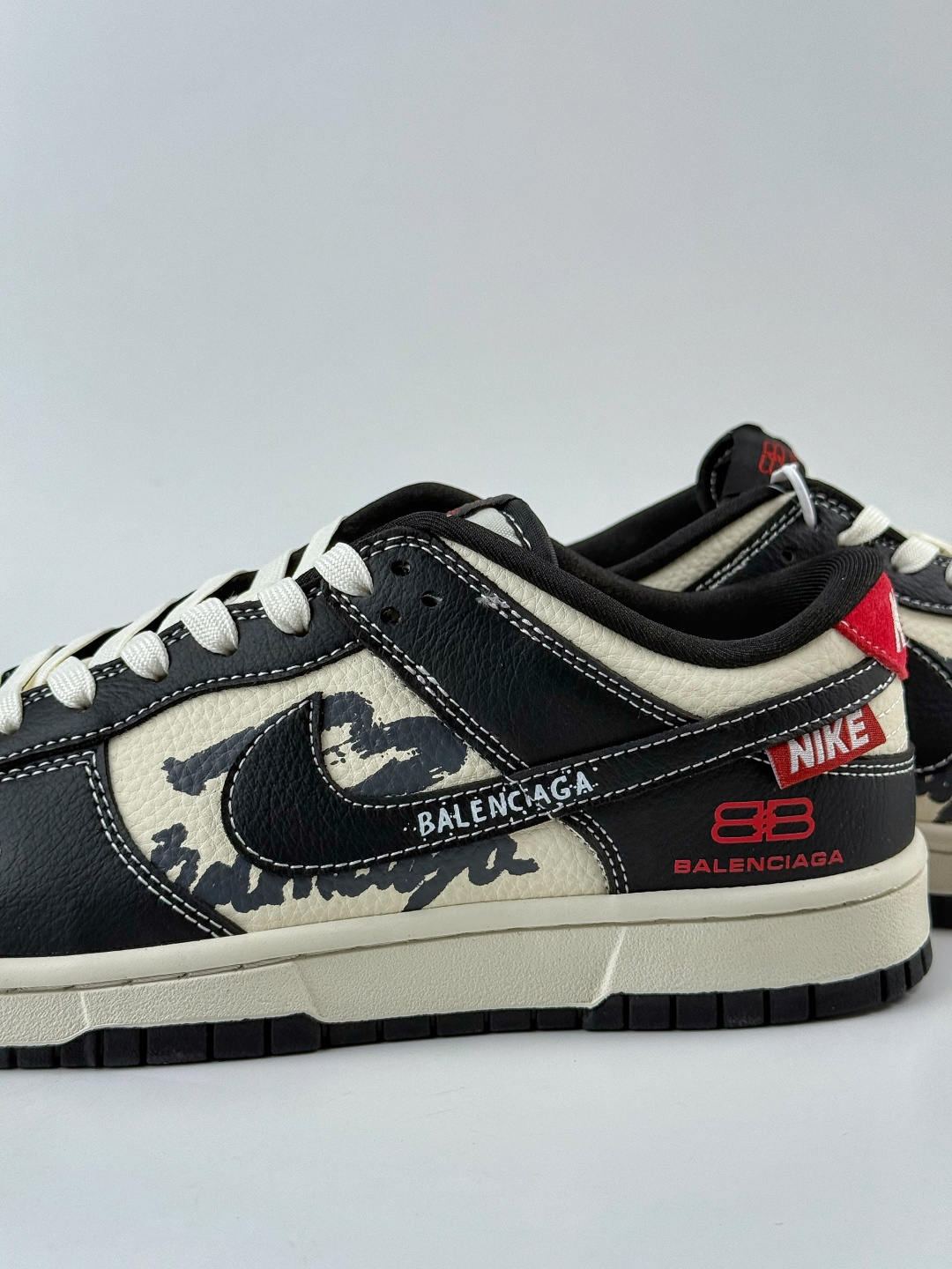 230 NIKE SB Dunk Low RETRO x Balenciaga 黑白 DS6608-016