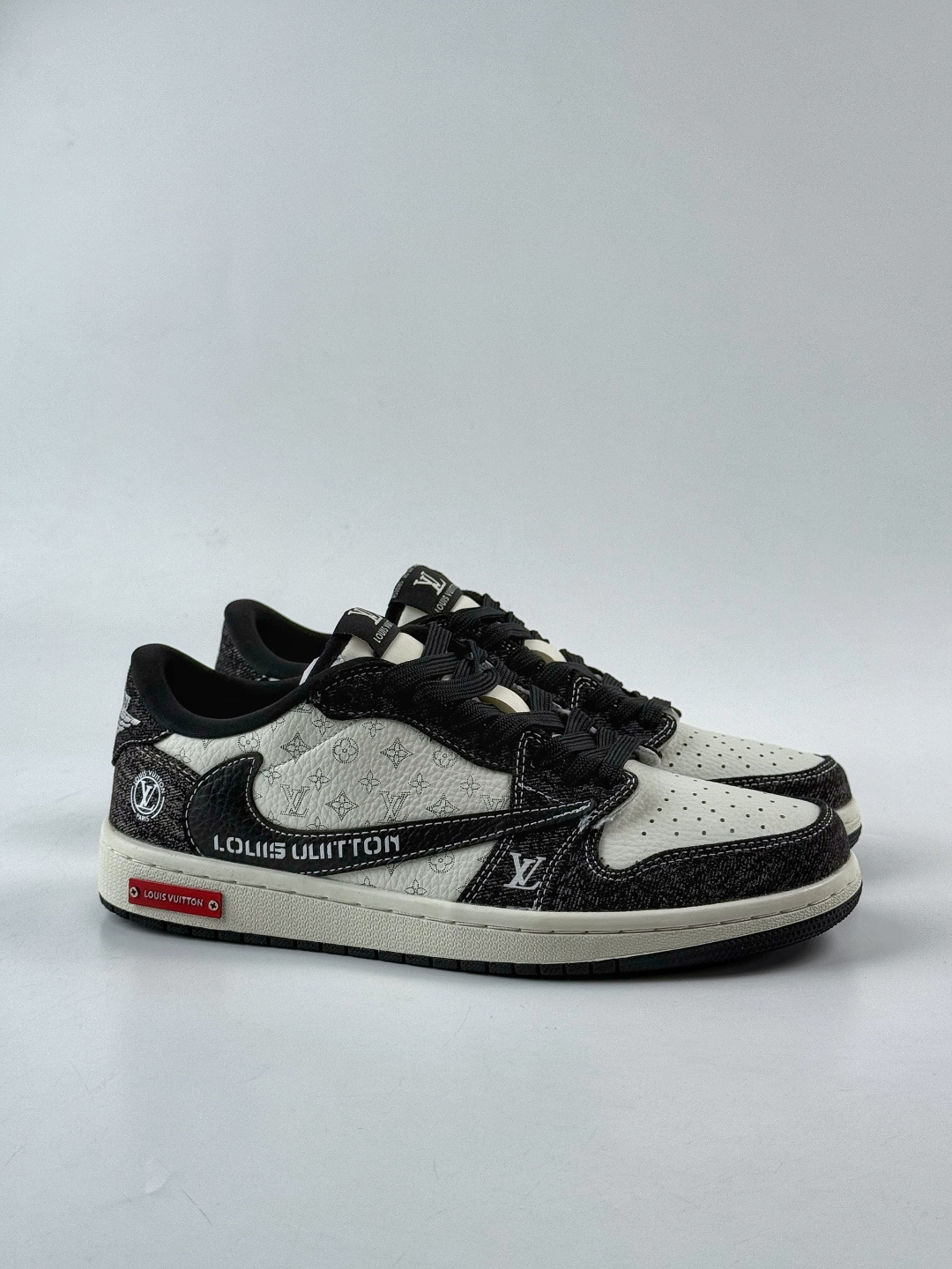 230 Travis Scott x Nike Air Jordan 1 Low x Louis Vuitton Air Jordan 1 Low 反转白蓝小勾倒钩 SC0601-054