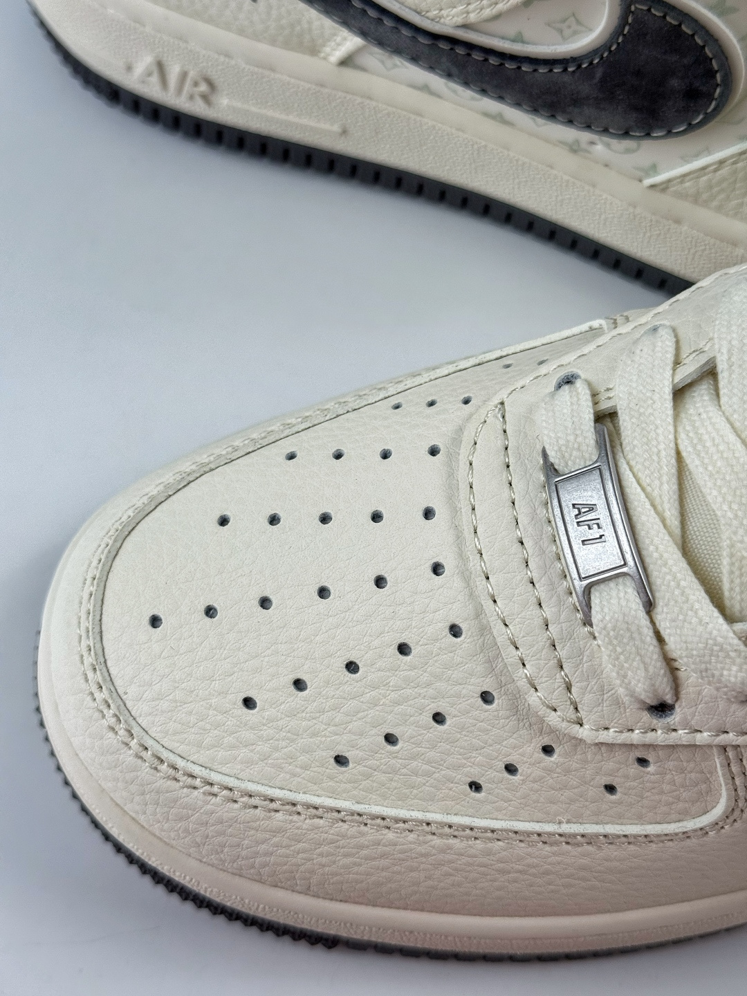 210 Nike Air Force 1 Low 07 x Louis Vuitton 白灰 MZ9588-811