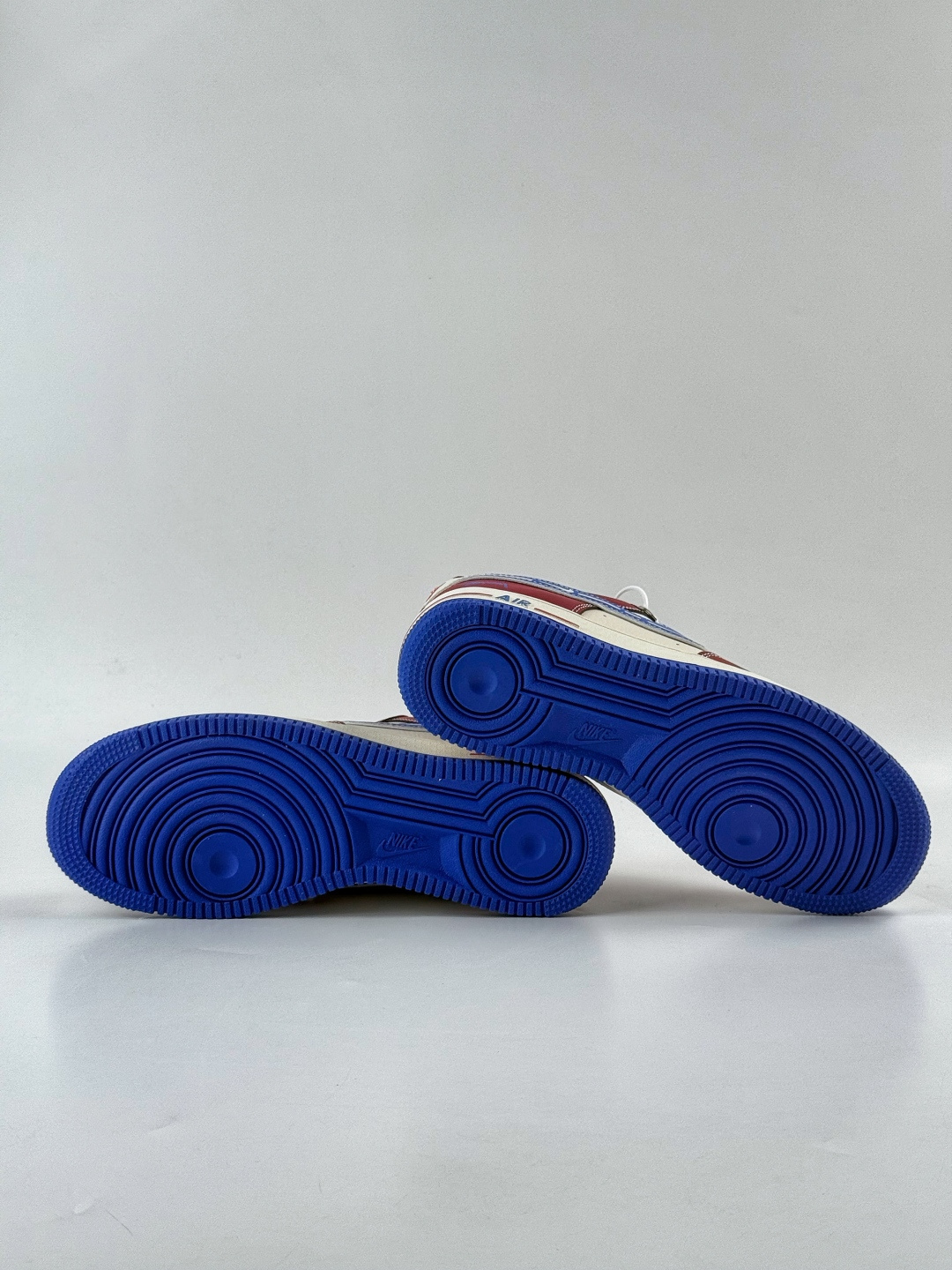 220 Nike Air Force 1 Low 07 x Stussy 红白蓝 SY1388-005