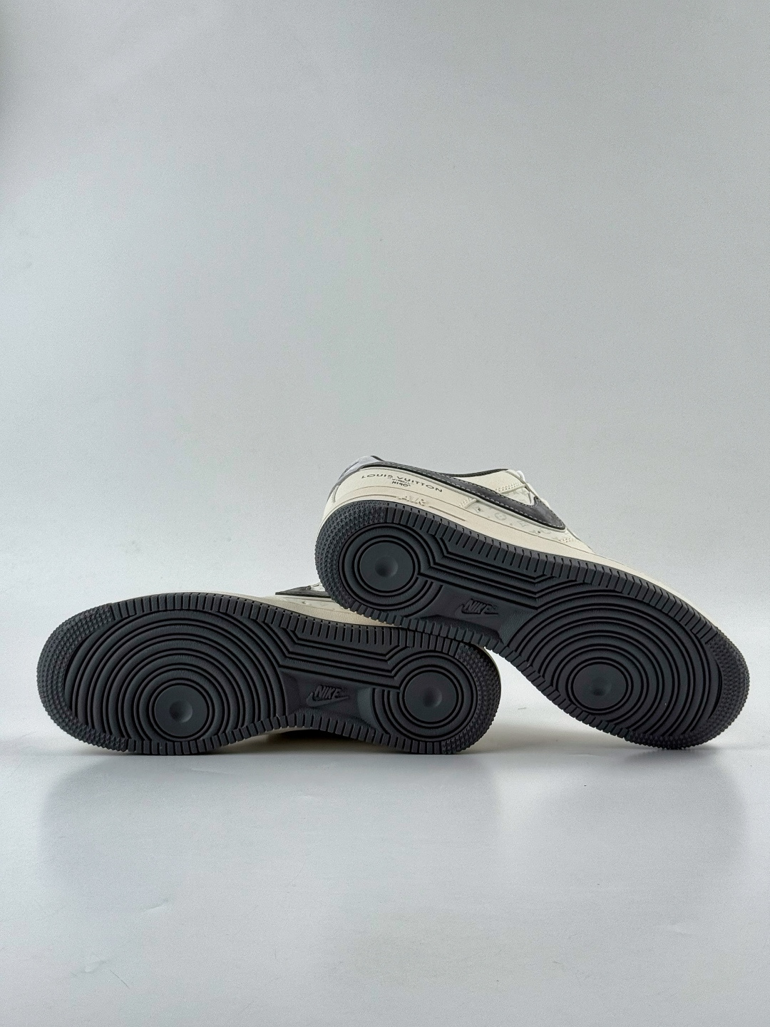 210 Nike Air Force 1 Low 07 x Louis Vuitton 白灰 MZ9588-811