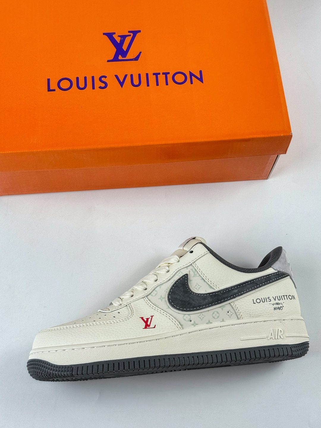 210 Nike Air Force 1 Low 07 x Louis Vuitton 白灰 MZ9588-811
