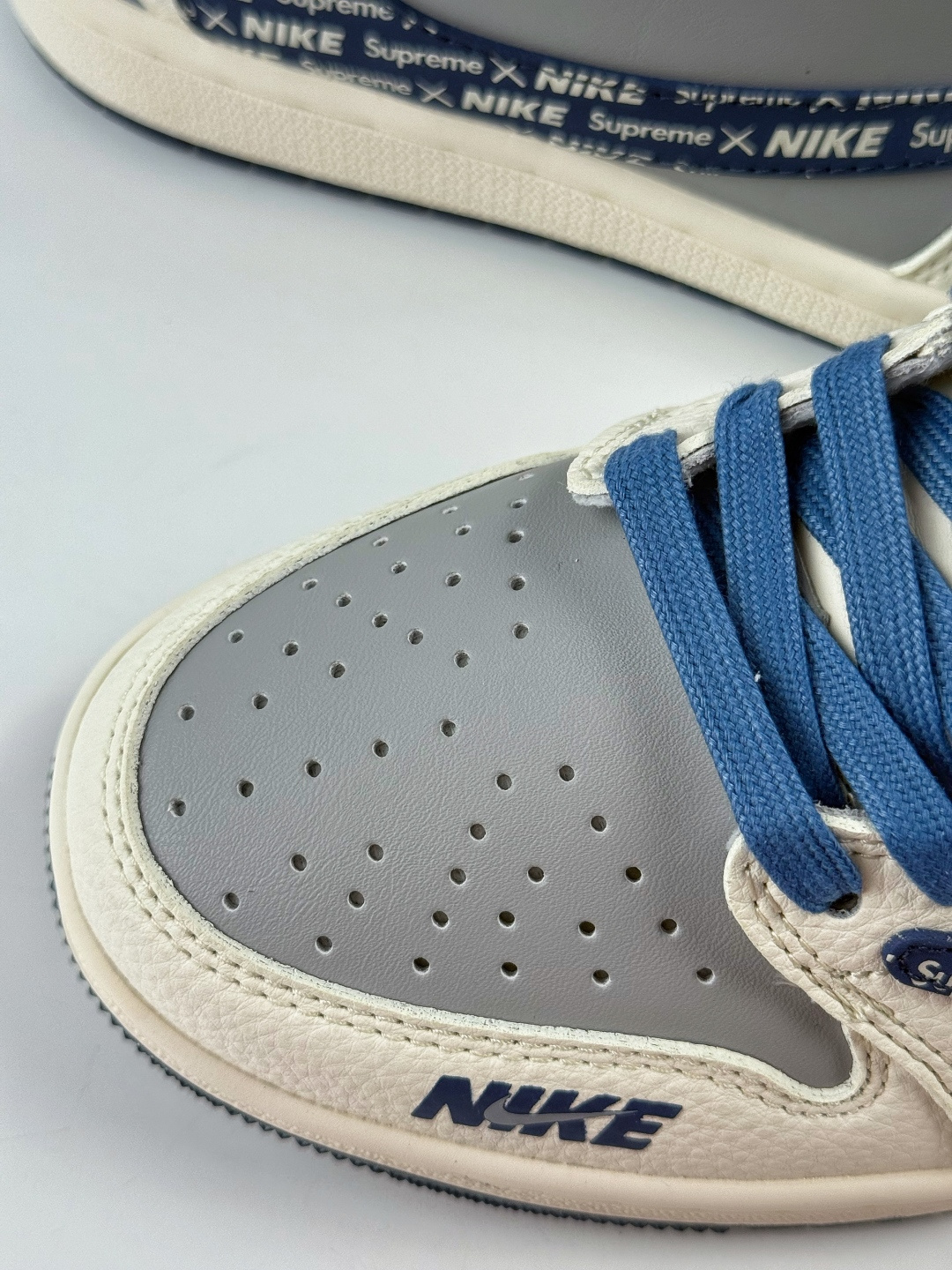 230 Travis Scott x Nike Air Jordan 1 Low x Superme Air Jordan 1 Low 反转白灰蓝倒钩 XD0798-309