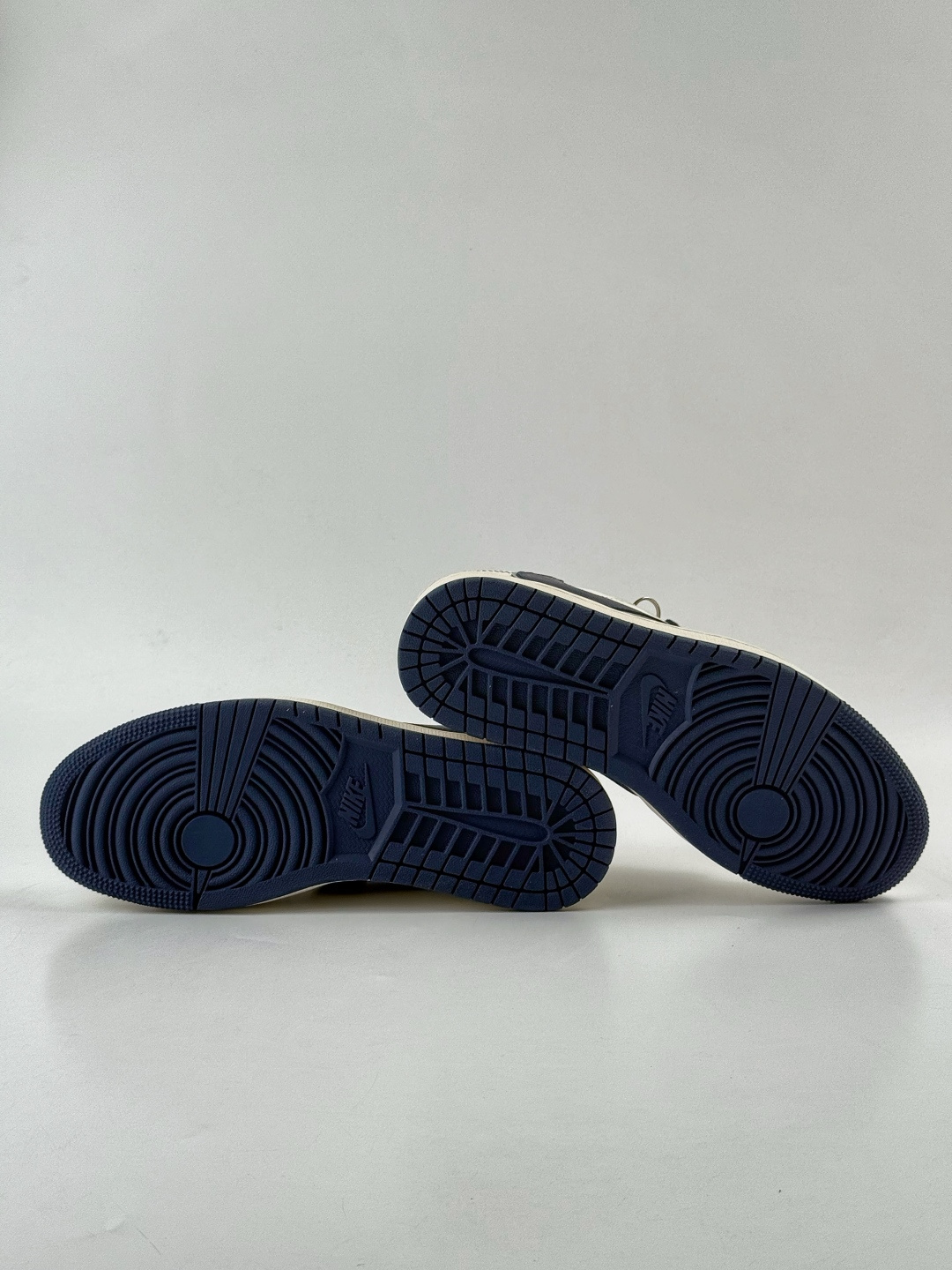 230 Travis Scott x Nike Air Jordan 1 Low x Supreme Air Jordan 1 Low 反转白蓝小勾倒钩 纯原版本 XX3168-217