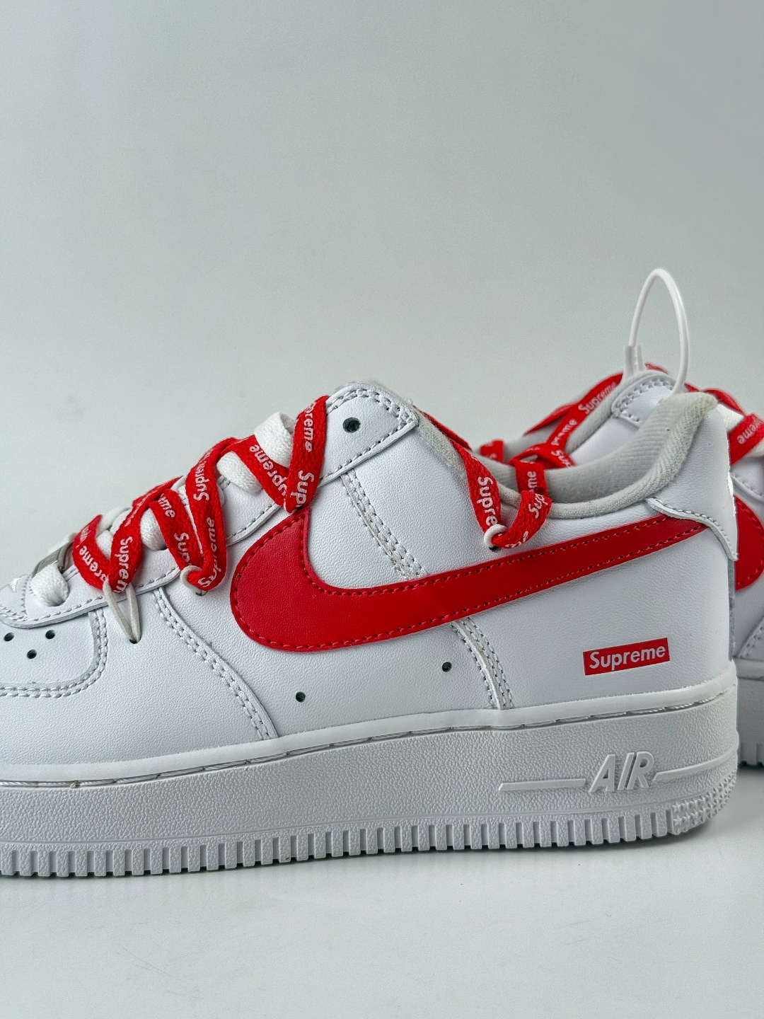 220 Nike Air Force 1 Low 07 x Superme 白红绑带 UP9225-101
