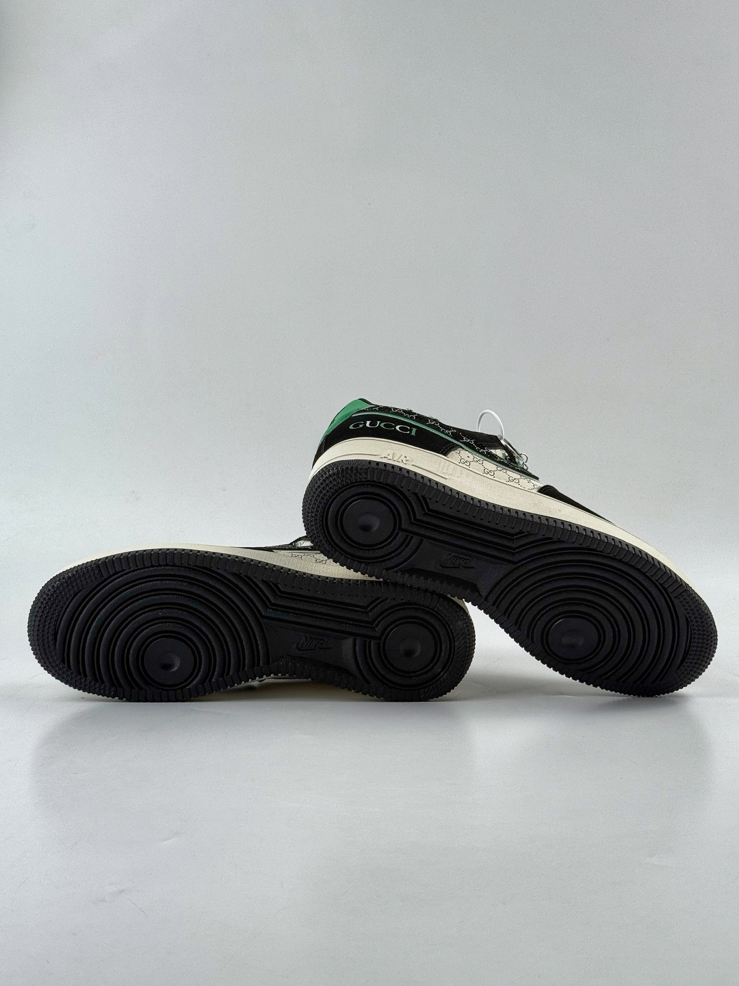 210 Nike Air Force 1 Low 07 x GUCCI 黑白绿双小勾满天星 KJ1688-024