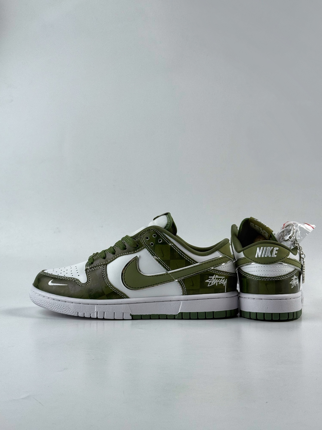 Nike SB Dunk Low x Stussy 绿白小勾 DG1988-010