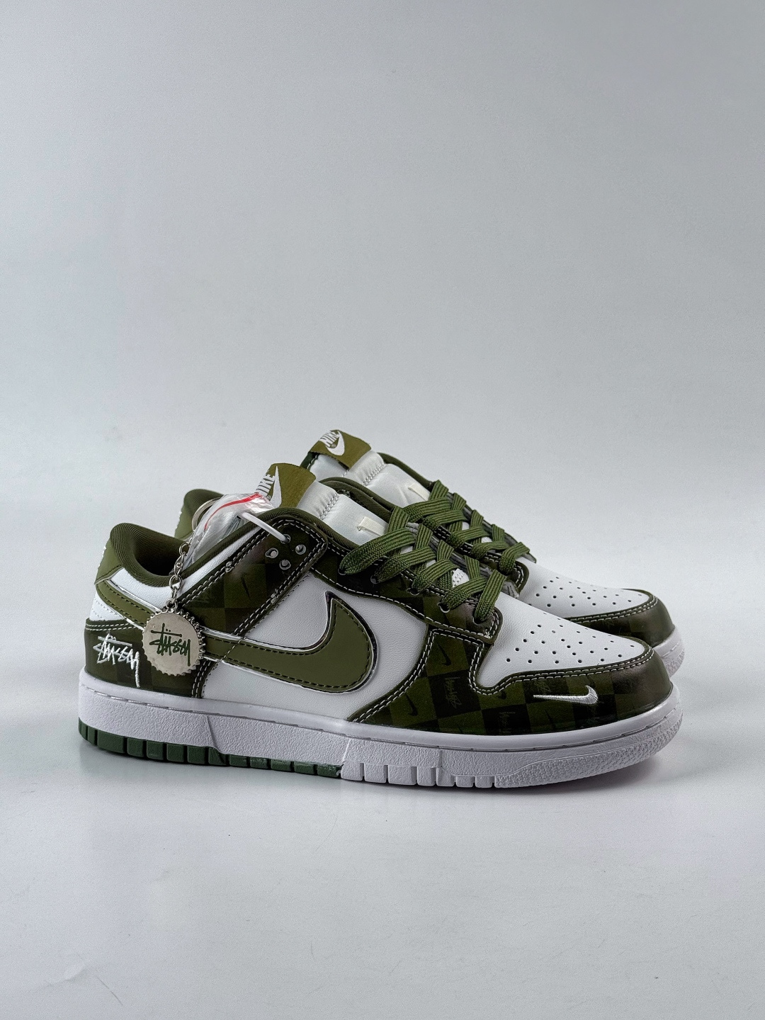 Nike SB Dunk Low x Stussy 绿白小勾 DG1988-010