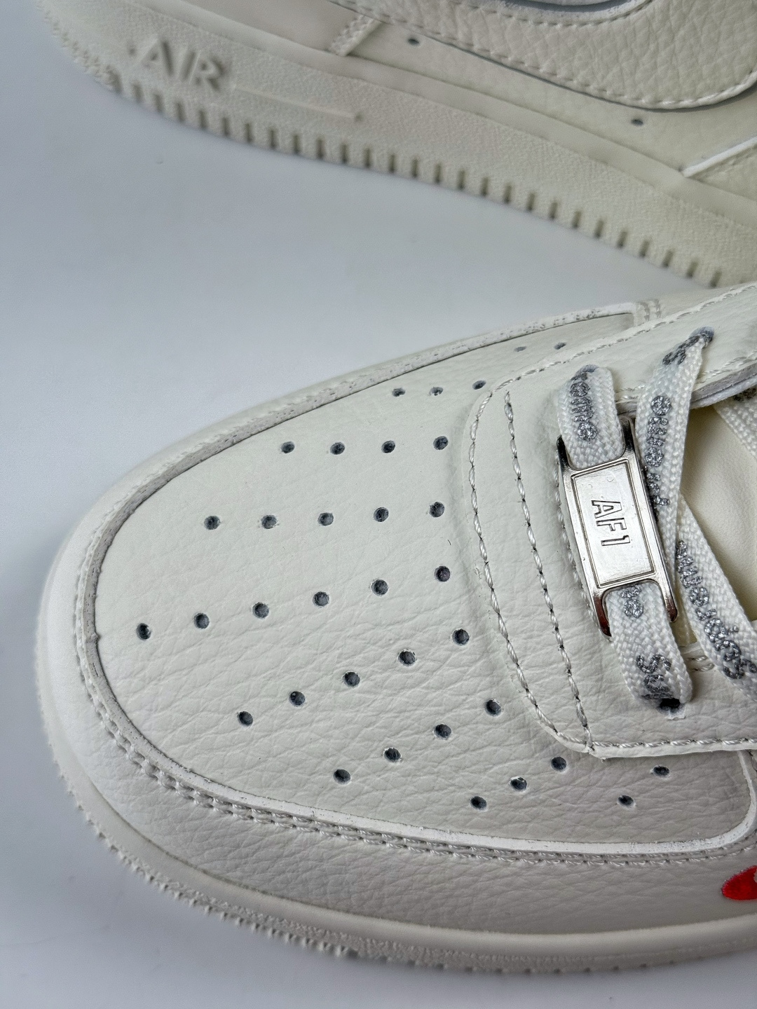 Nike Air Force 1 Low 07 x Superme 白红小勾 CS5288-052