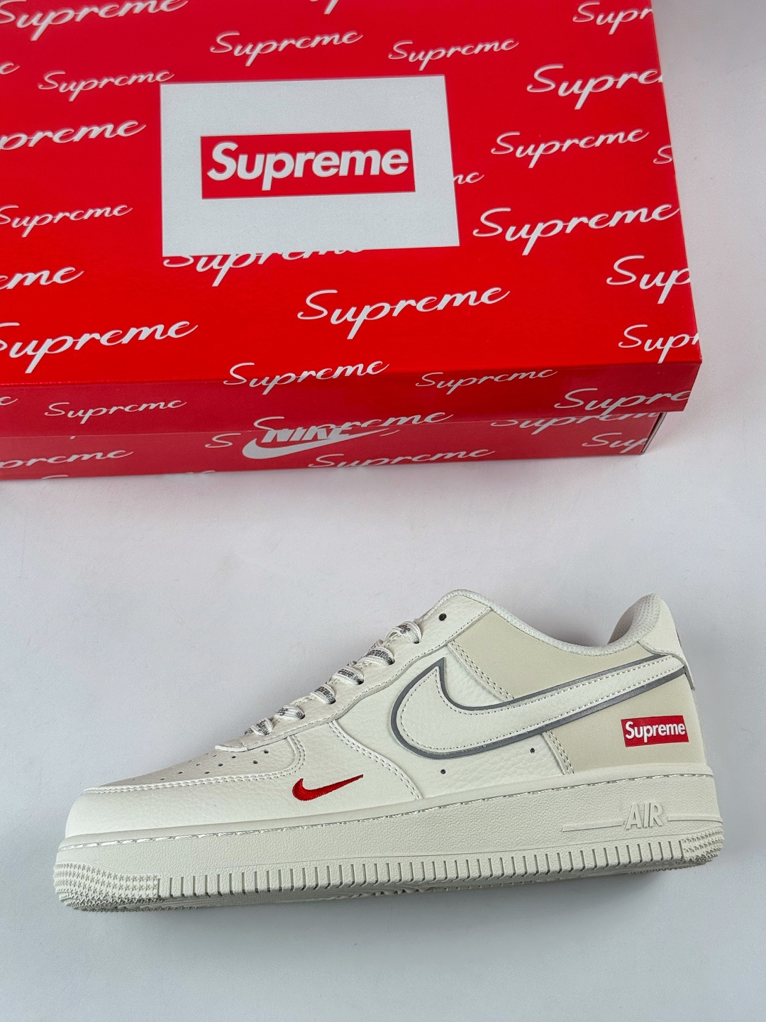 Nike Air Force 1 Low 07 x Superme 白红小勾 CS5288-052