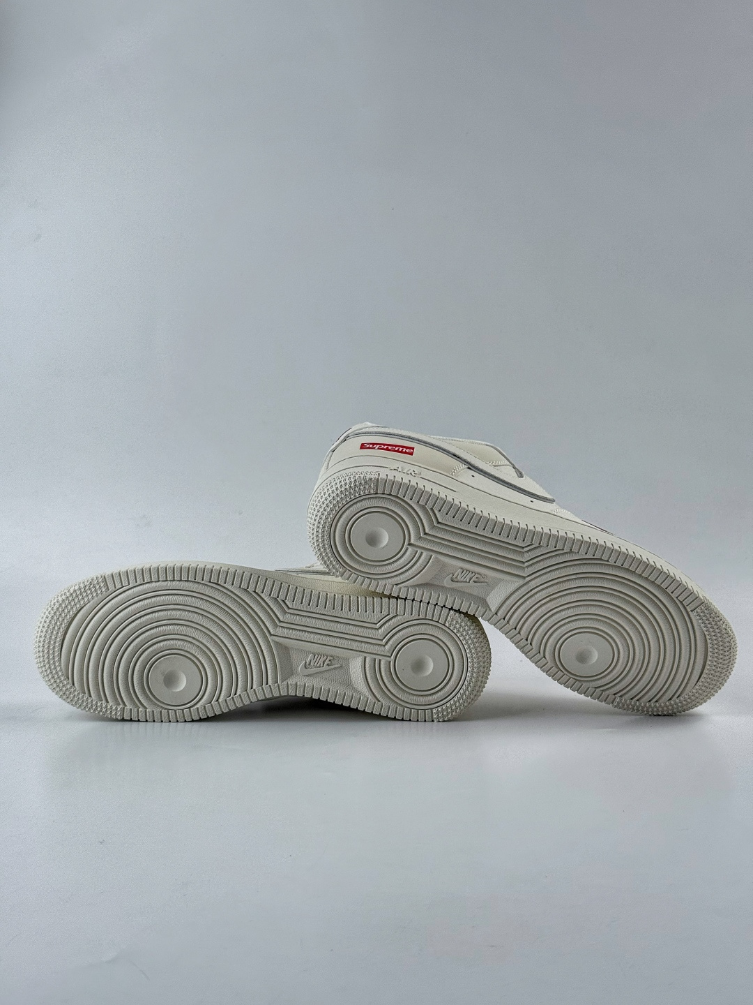 Nike Air Force 1 Low 07 x Superme 白红小勾 CS5288-052