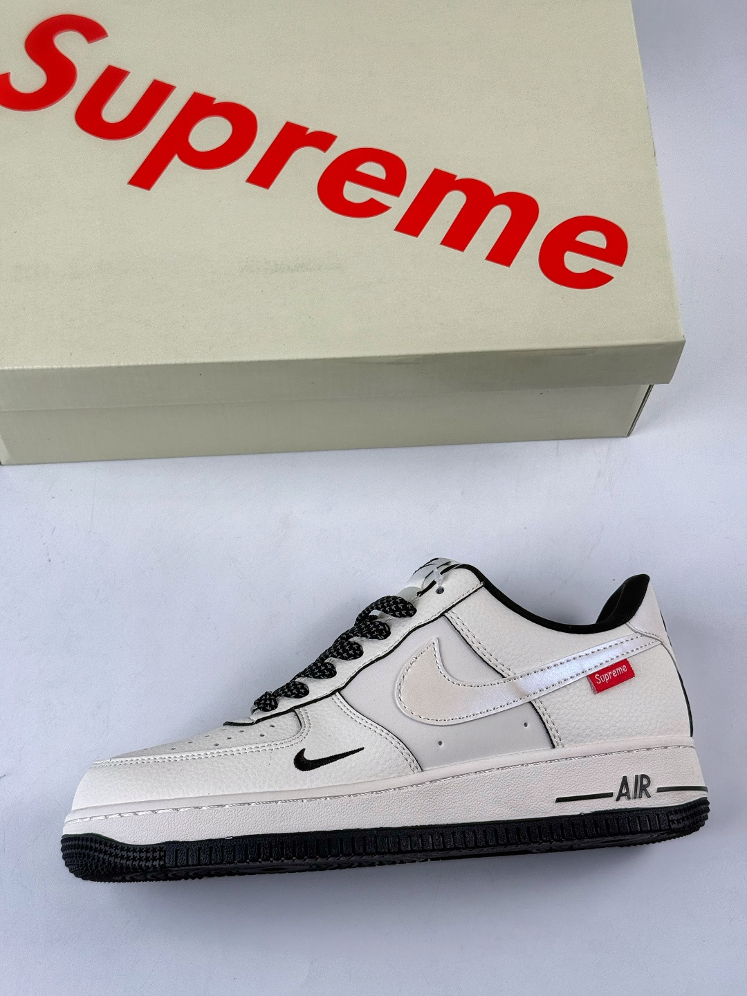 Nike Air Force 1 Low 07 x Superme 白黑小勾满天星 XX3168-220