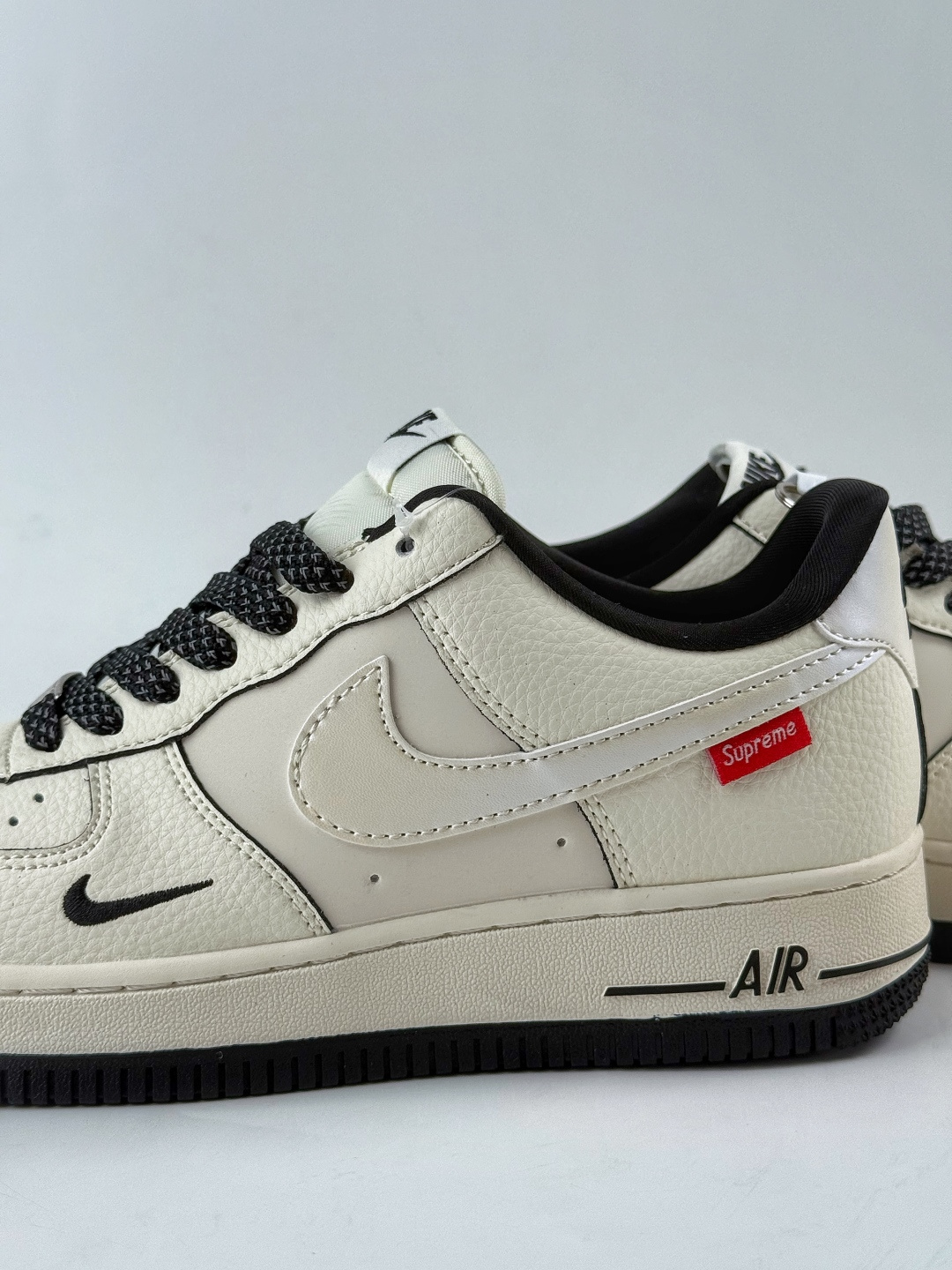 Nike Air Force 1 Low 07 x Superme 白黑小勾满天星 XX3168-220