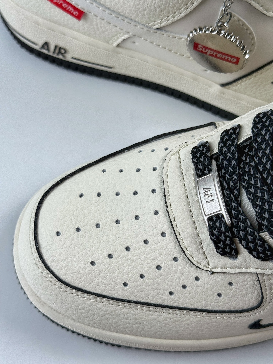 Nike Air Force 1 Low 07 x Superme 白黑小勾满天星 XX3168-220