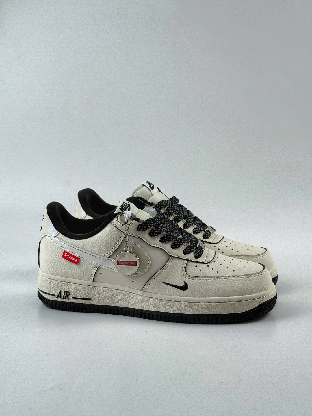 Nike Air Force 1 Low 07 x Superme 白黑小勾满天星 XX3168-220