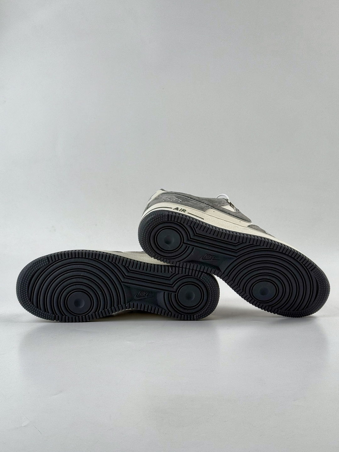 Nike Air Force 1 Low 07 暴力熊 灰白小勾 SY1388-004