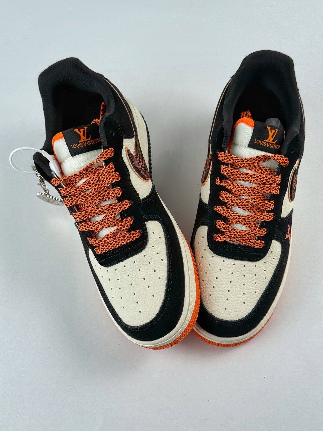Nike Air Force 1 Low 07 x Louis Vuitton 黑白双小勾满天星 KJ1688-025