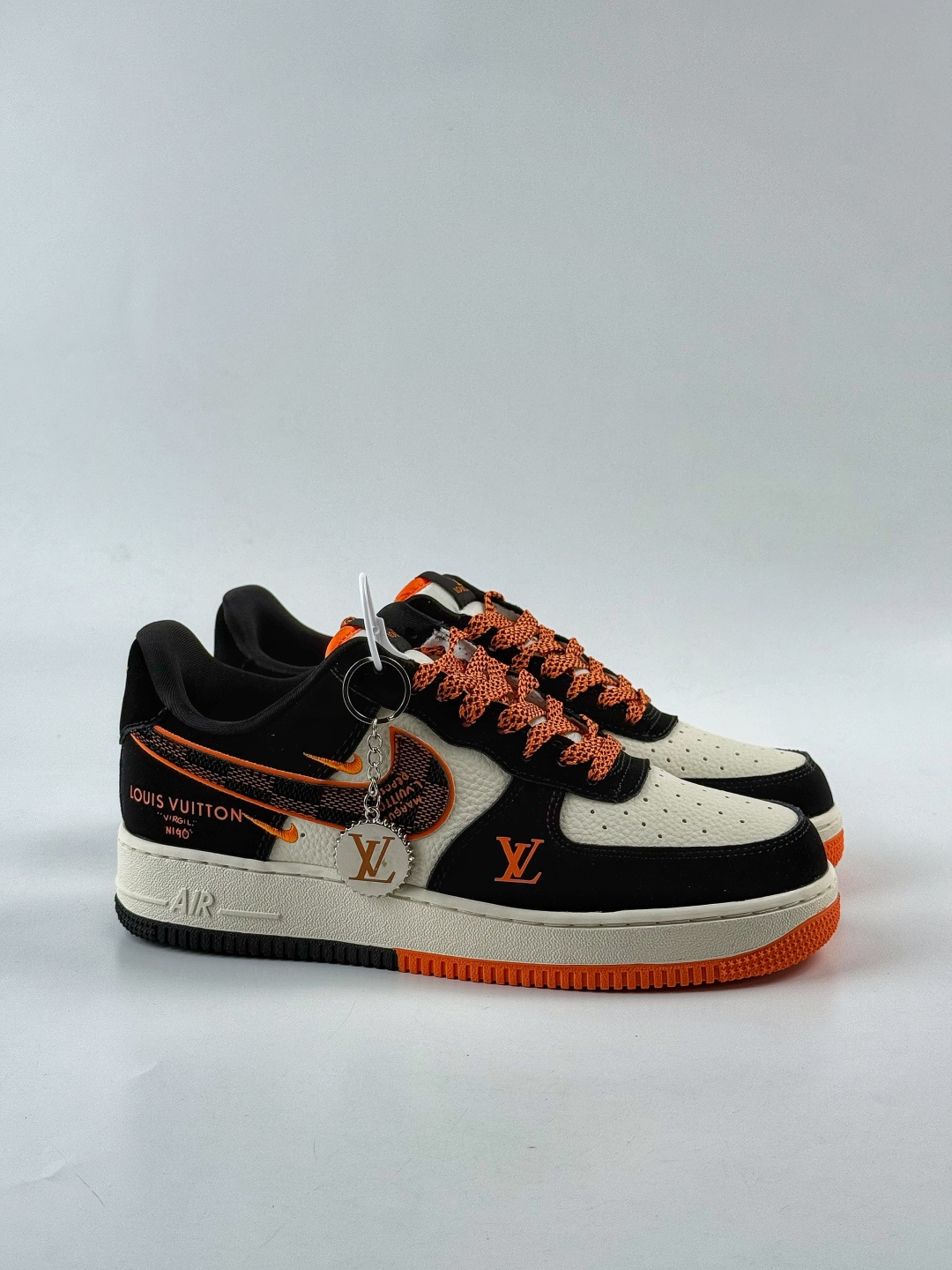 Nike Air Force 1 Low 07 x Louis Vuitton 黑白双小勾满天星 KJ1688-025