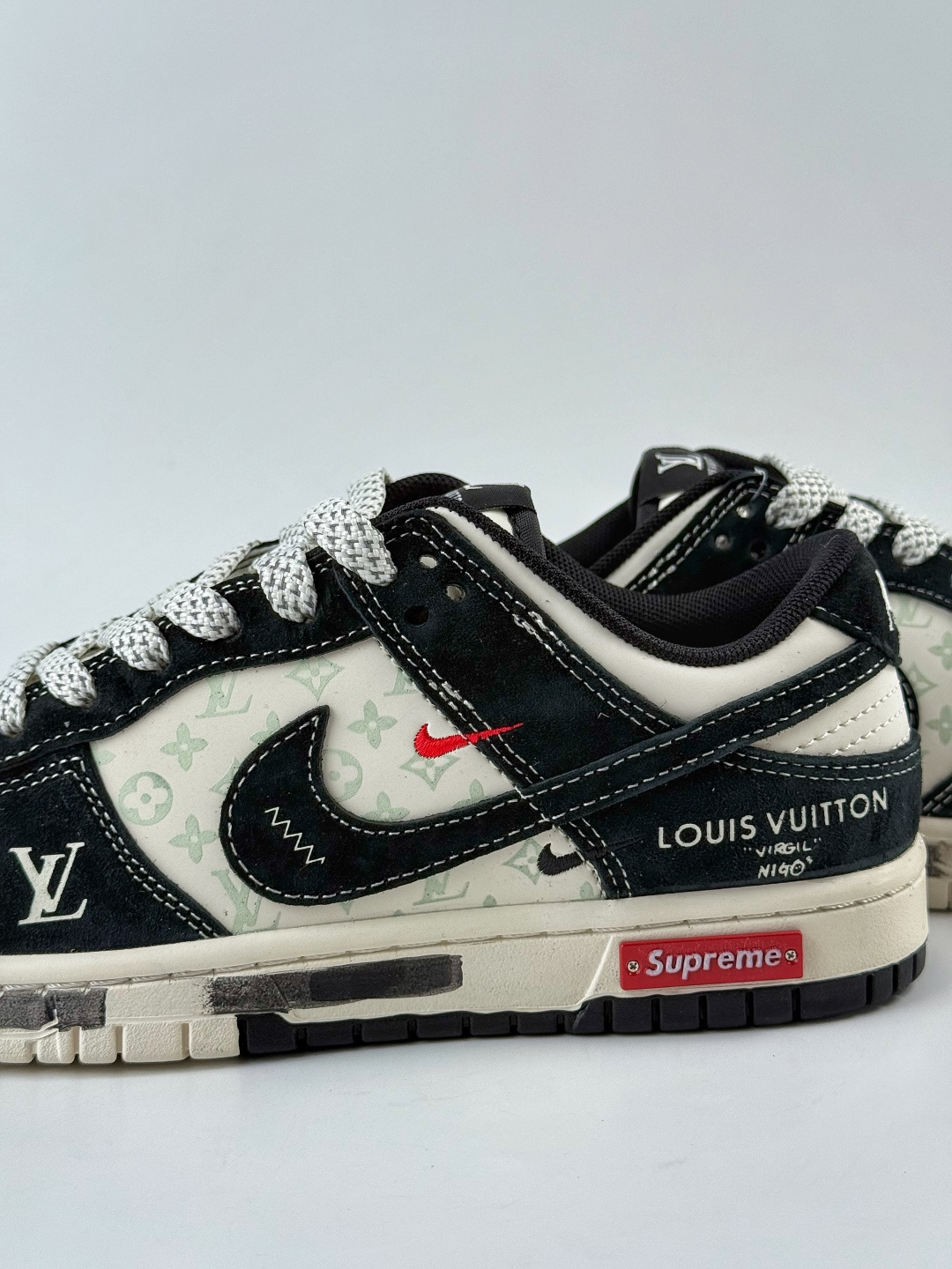Nike SB Dunk Low x Louis Vuitton 黑白双小勾满天星 CX5050-Y19