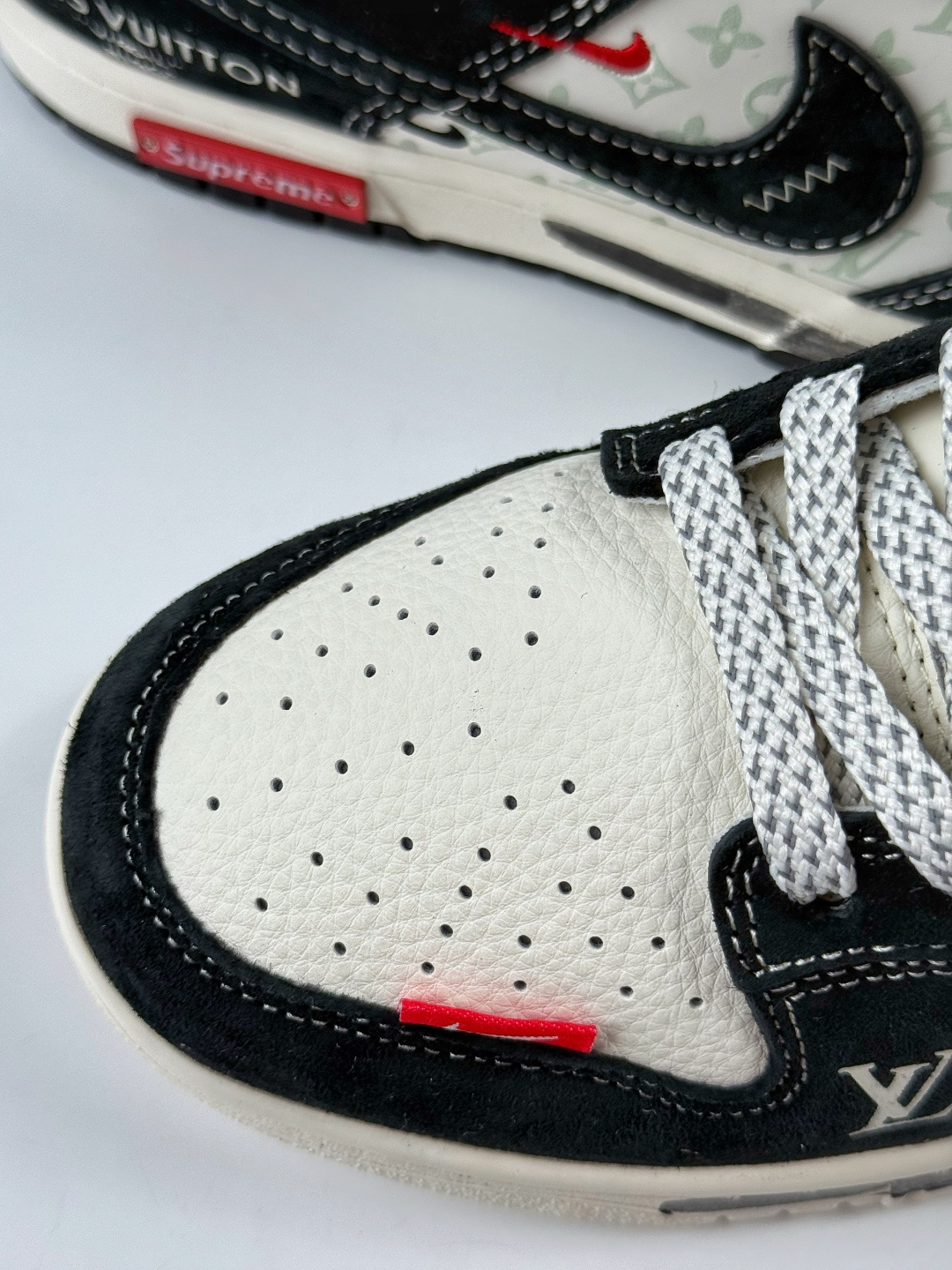 Nike SB Dunk Low x Louis Vuitton 黑白双小勾满天星 CX5050-Y19