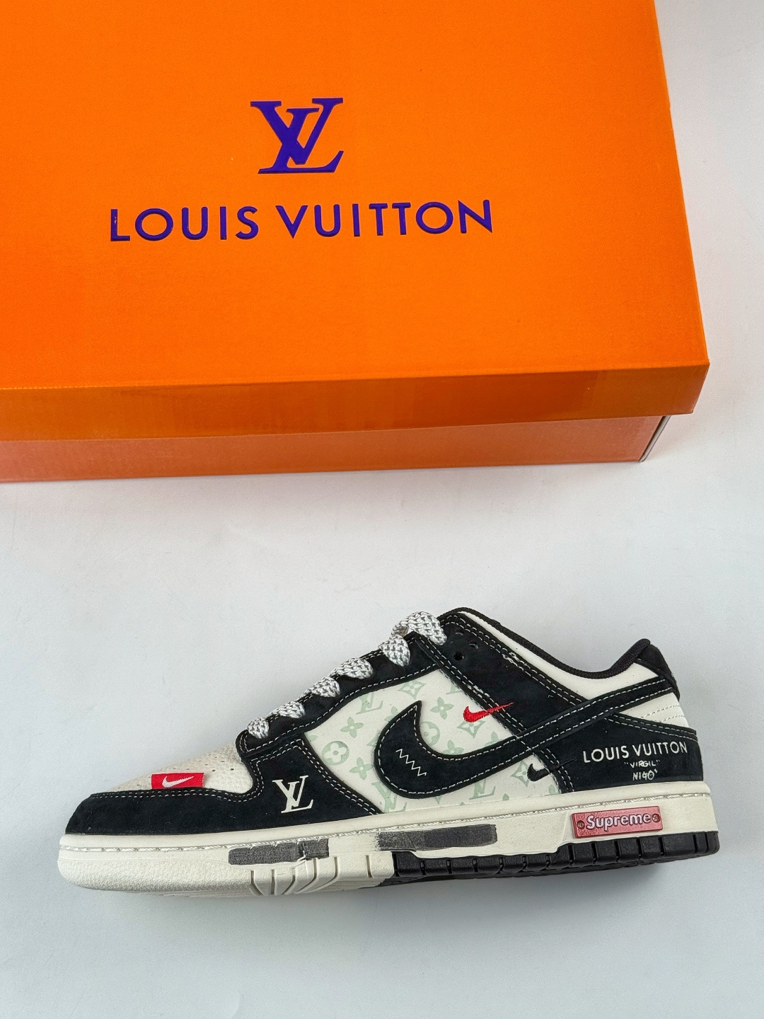 Nike SB Dunk Low x Louis Vuitton 黑白双小勾满天星 CX5050-Y19