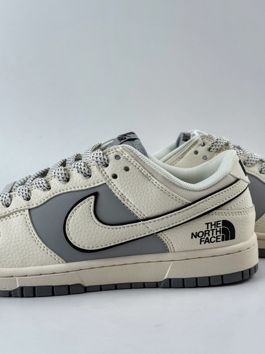 Nike SB Dunk Low x The North Face 白灰小勾满天星 JP1628-024