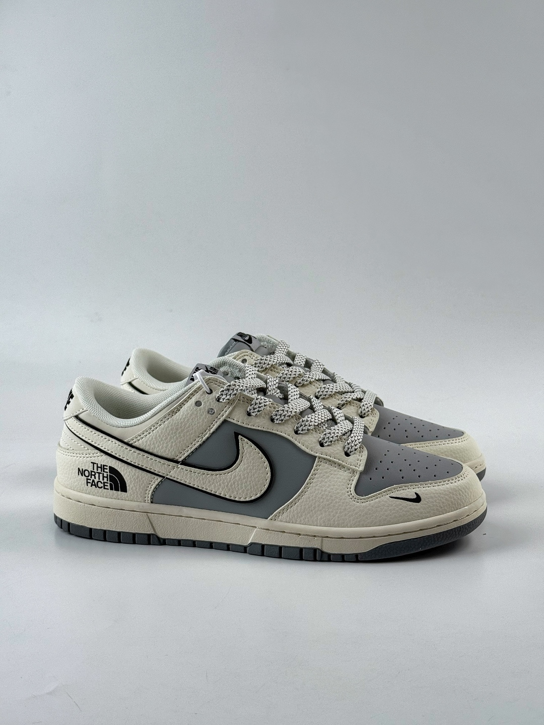 Nike SB Dunk Low x The North Face 白灰小勾满天星 JP1628-024