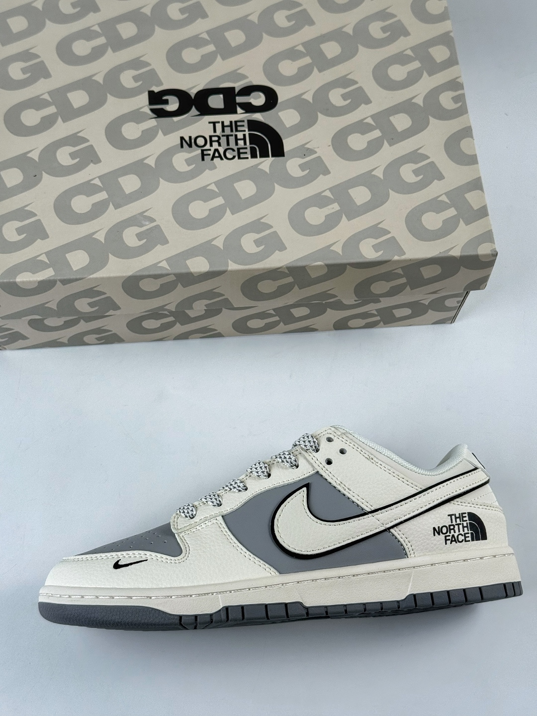 Nike SB Dunk Low x The North Face 白灰小勾满天星 JP1628-024