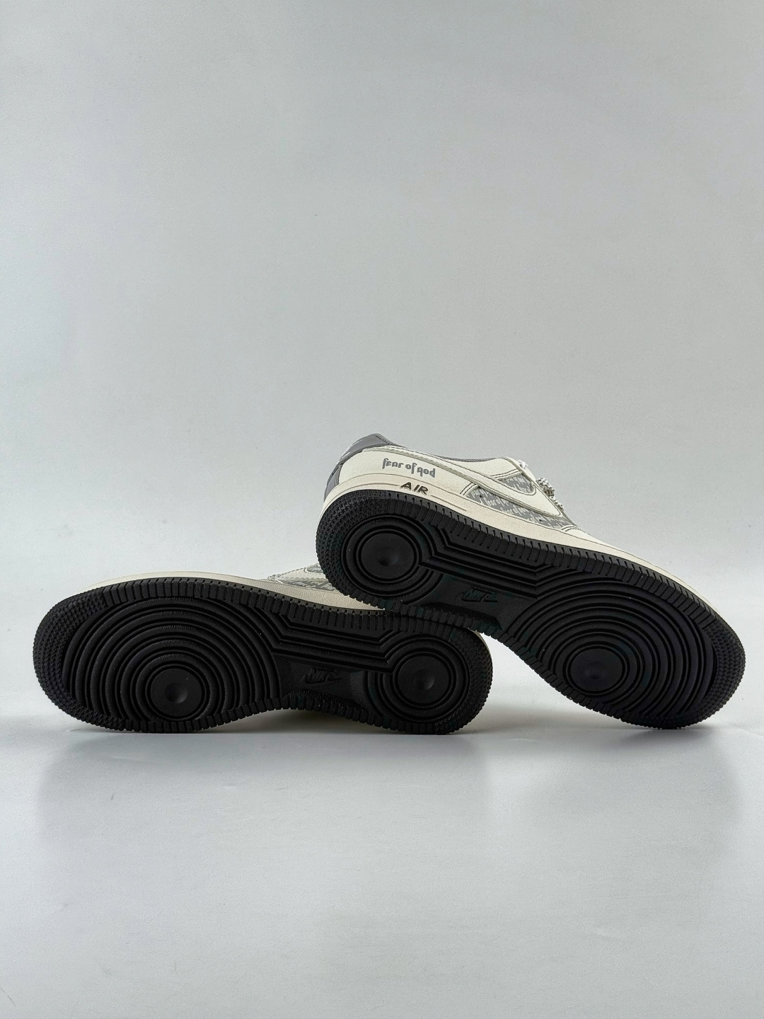 Nike Air Force 1 Low 07 x Fear of God 白灰满天星 JP8028-008