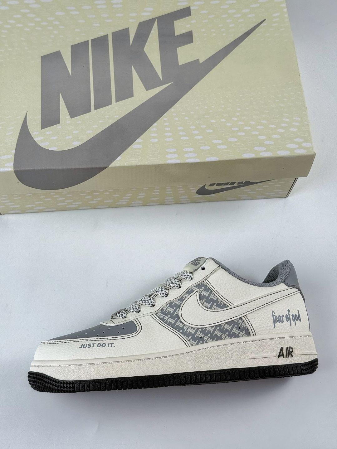Nike Air Force 1 Low 07 x Fear of God 白灰满天星 JP8028-008
