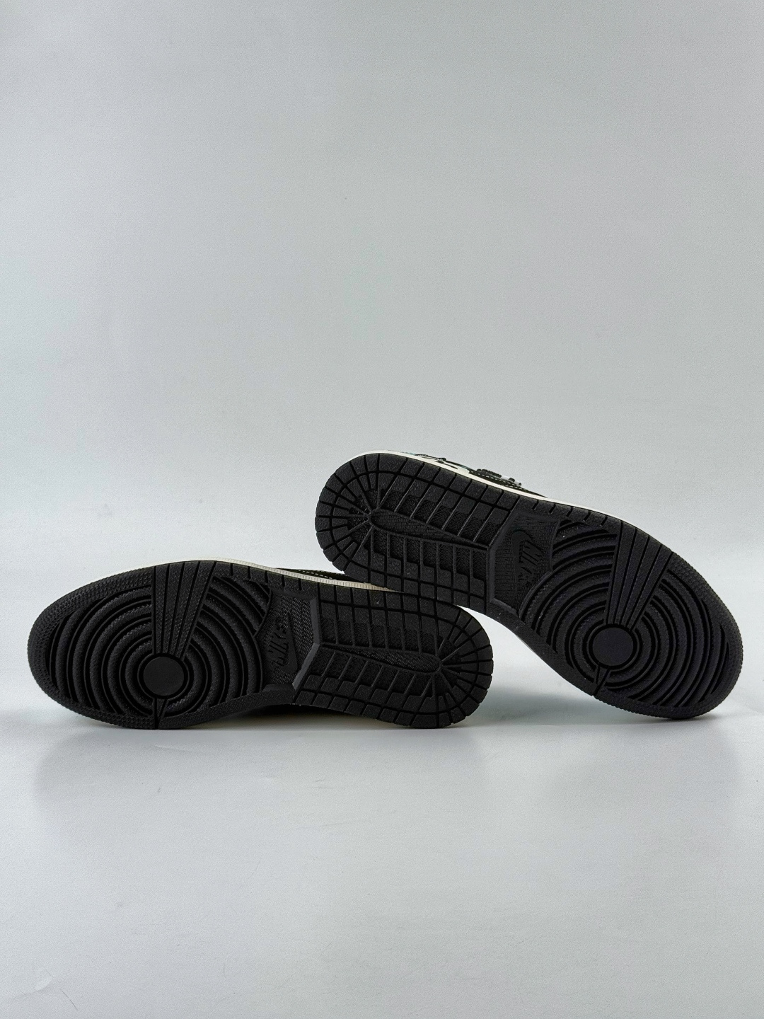 Travis Scott x Nike Air Jordan 1 Low x Stussy Air Jordan 1 Low 反转蓝黑小勾倒钩 纯原版本 DD7866-103-莆田鞋,莆田鞋货源,高仿鞋,高仿鞋货源,安福档口,莆田高仿鞋,莆田鞋批发,高仿鞋批发,莆田高仿运动鞋,高仿运动鞋,莆田运动鞋 Travis Scott x Nike Air Jordan 1 Low x Stussy Air Jordan 1 Low 反转蓝黑小勾倒钩 纯原版本 DD7866-103