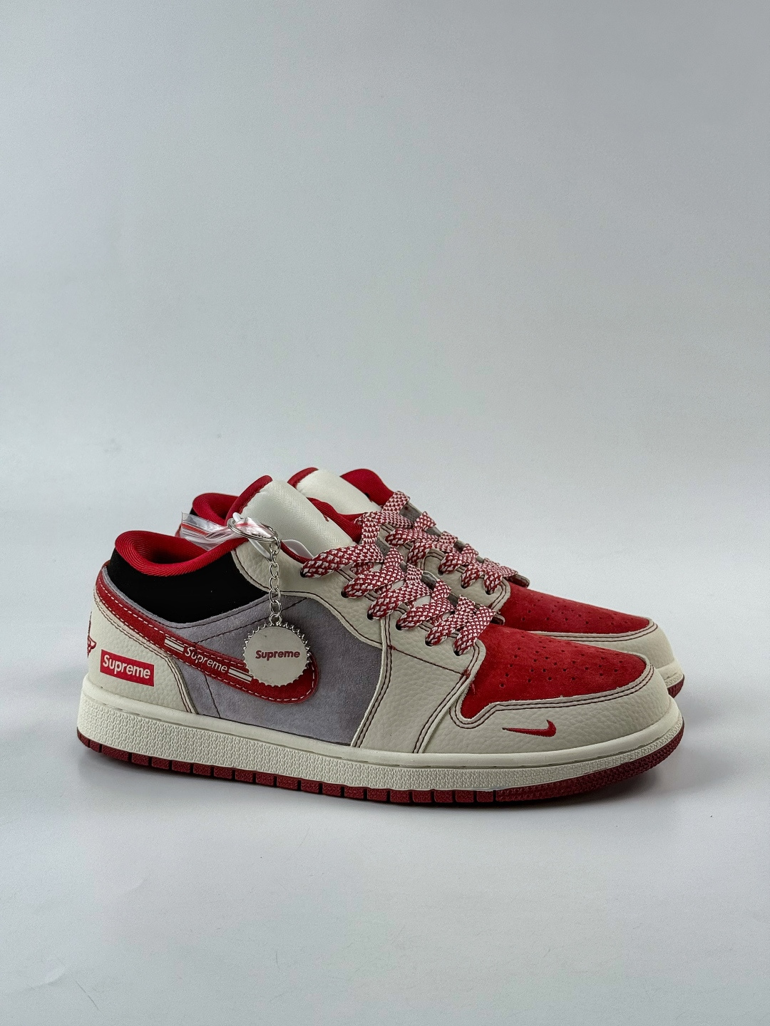 230 Nike Jordan Air Jordan 1 x Superme 白红小勾满天星 LD8888-007-Chinese UA Cheap High Quatity Brand Clothes Bags handbags Sneakers wholesale wholesaler seller from China Factory suppliers Fashion Clothing Shoes best Quality Beautiful Price 230 Nike Jordan Air Jordan 1 x Superme 白红小勾满天星 LD8888-007