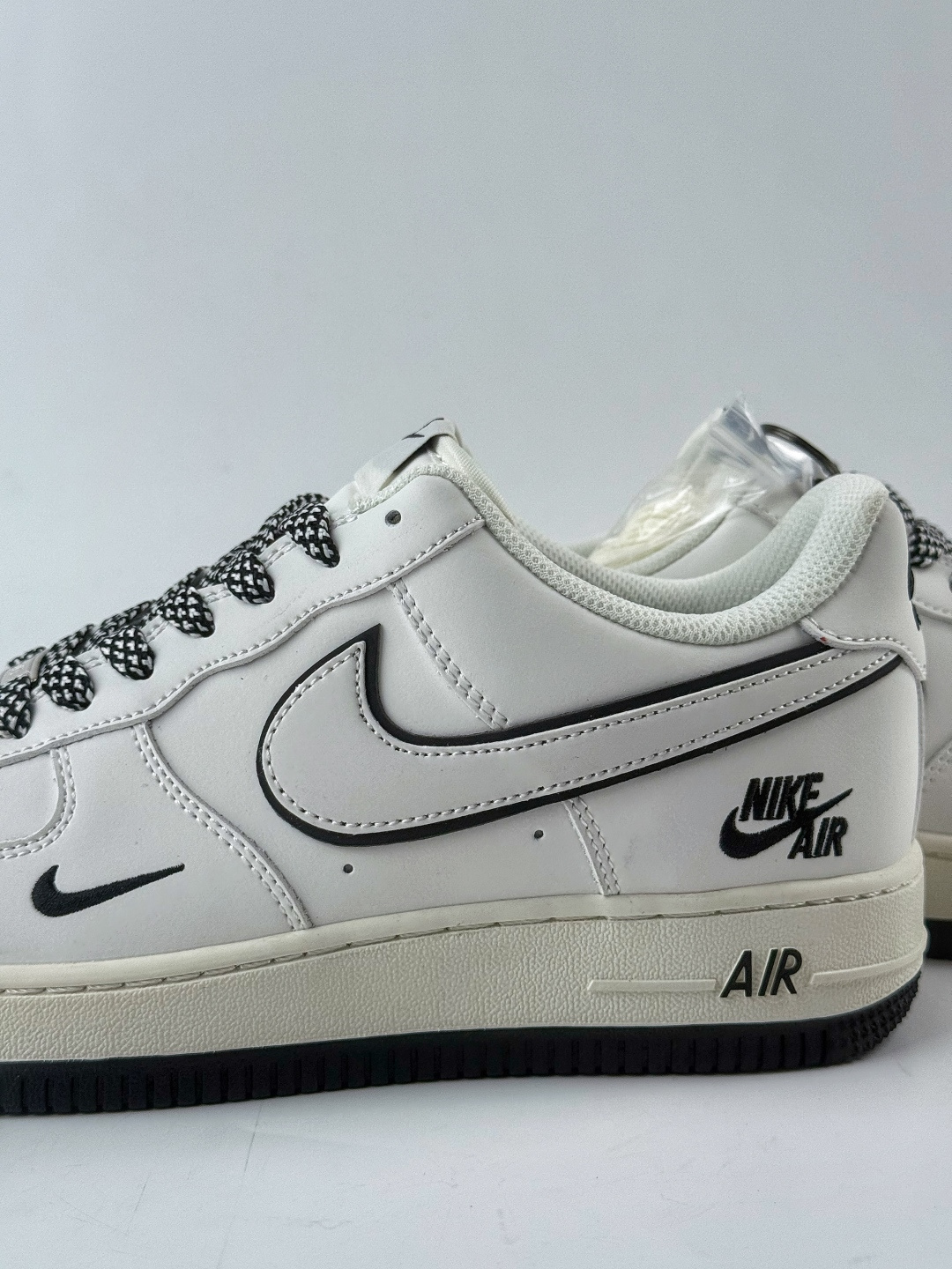 Nike Air Force 1 Low 07 白黑小勾满天星 CS5288-036-莆田鞋,莆田鞋货源,高仿鞋,高仿鞋货源,安福档口,莆田高仿鞋,莆田鞋批发,高仿鞋批发,莆田高仿运动鞋,高仿运动鞋,莆田运动鞋 Nike Air Force 1 Low 07 白黑小勾满天星 CS5288-036