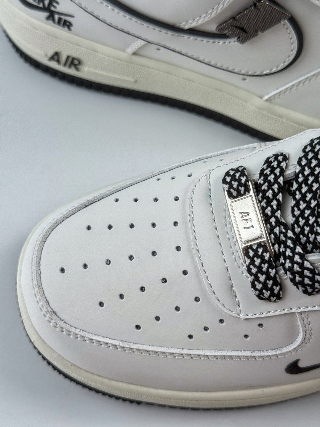 Nike Air Force 1 Low 07 白黑小勾满天星 CS5288-036-莆田鞋,莆田鞋货源,高仿鞋,高仿鞋货源,安福档口,莆田高仿鞋,莆田鞋批发,高仿鞋批发,莆田高仿运动鞋,高仿运动鞋,莆田运动鞋 Nike Air Force 1 Low 07 白黑小勾满天星 CS5288-036