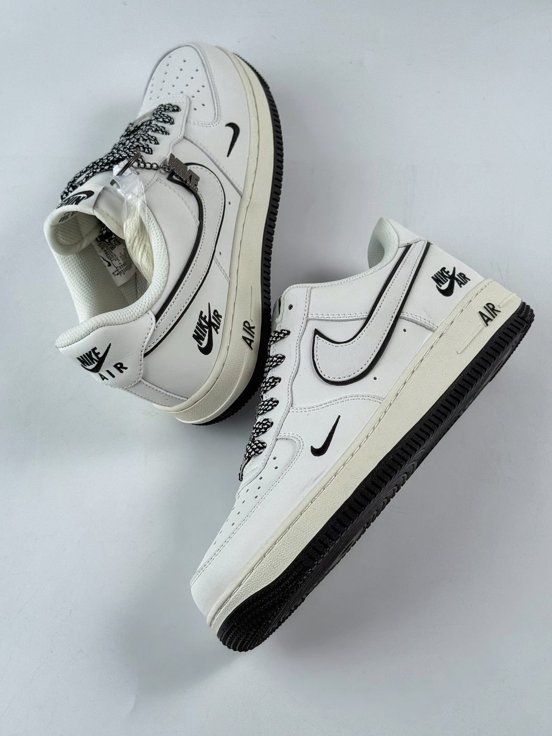 Nike Air Force 1 Low 07 白黑小勾满天星 CS5288-036-莆田鞋,莆田鞋货源,高仿鞋,高仿鞋货源,安福档口,莆田高仿鞋,莆田鞋批发,高仿鞋批发,莆田高仿运动鞋,高仿运动鞋,莆田运动鞋 Nike Air Force 1 Low 07 白黑小勾满天星 CS5288-036