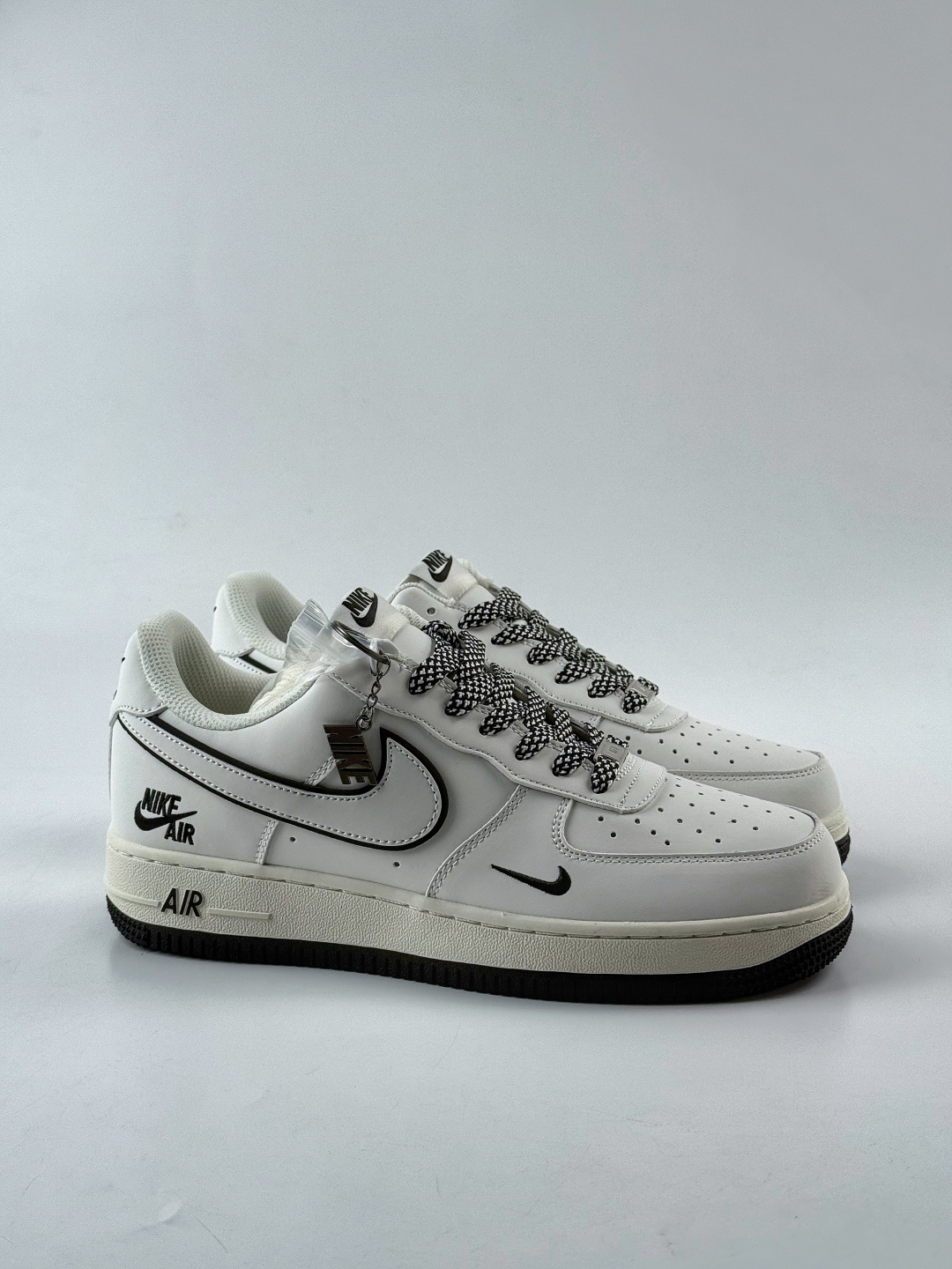 Nike Air Force 1 Low 07 白黑小勾满天星 CS5288-036-莆田鞋,莆田鞋货源,高仿鞋,高仿鞋货源,安福档口,莆田高仿鞋,莆田鞋批发,高仿鞋批发,莆田高仿运动鞋,高仿运动鞋,莆田运动鞋 Nike Air Force 1 Low 07 白黑小勾满天星 CS5288-036
