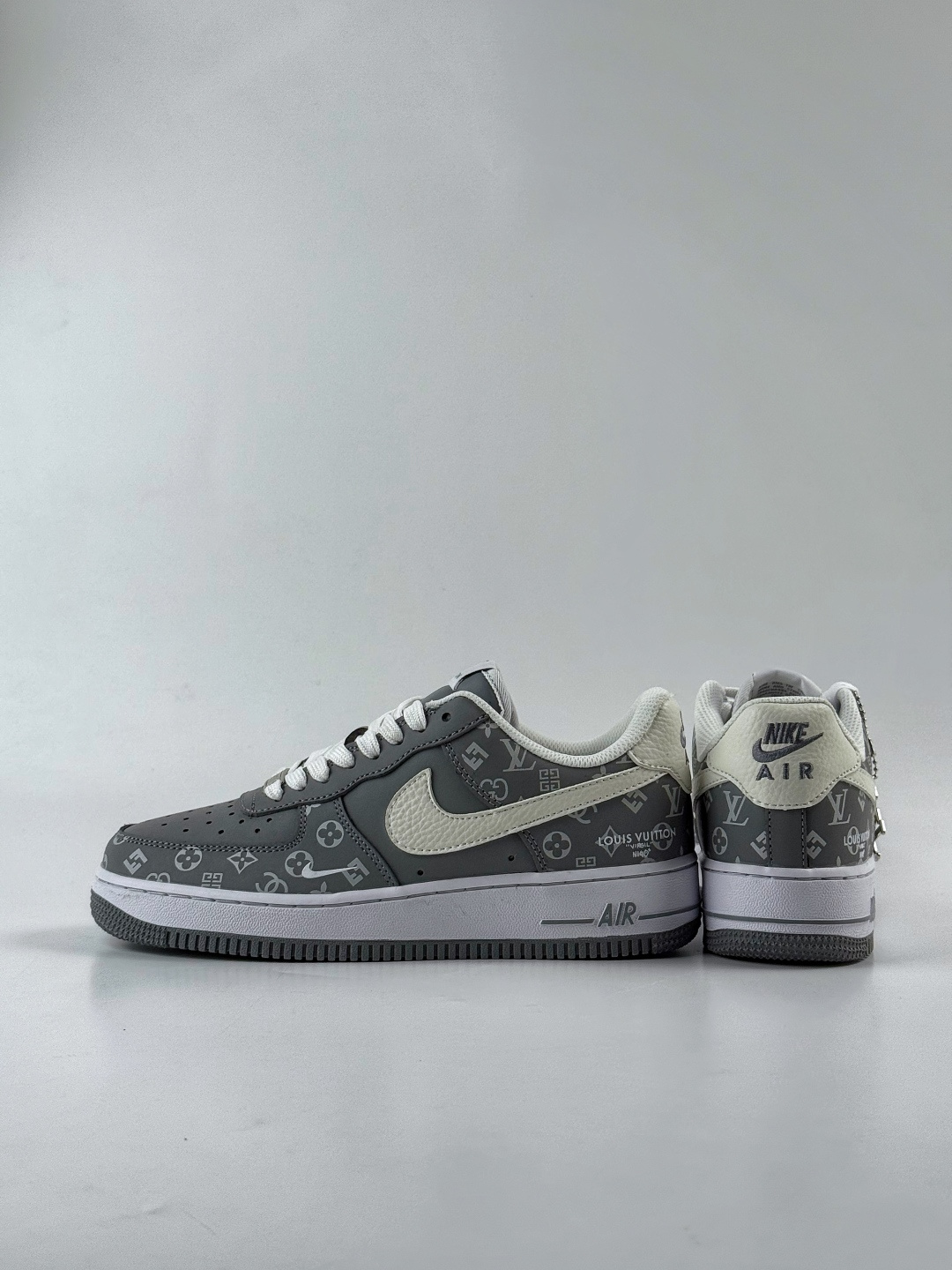 Nike Air Force 1 Low 07 x Louis Vuitton 灰白小勾 NH0601-575-莆田鞋,莆田鞋货源,高仿鞋,高仿鞋货源,安福档口,莆田高仿鞋,莆田鞋批发,高仿鞋批发,莆田高仿运动鞋,高仿运动鞋,莆田运动鞋 Nike Air Force 1 Low 07 x Louis Vuitton 灰白小勾 NH0601-575