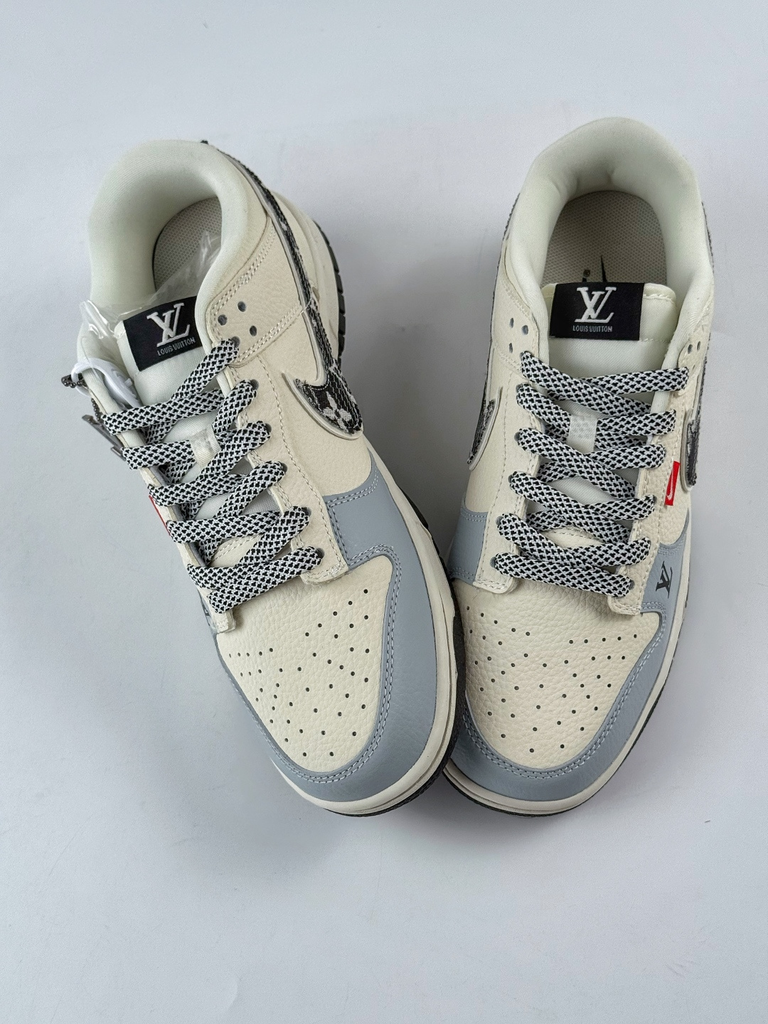 230 Nike SB Dunk Low x Louis Vuitton 灰白满天星 DN3168-002