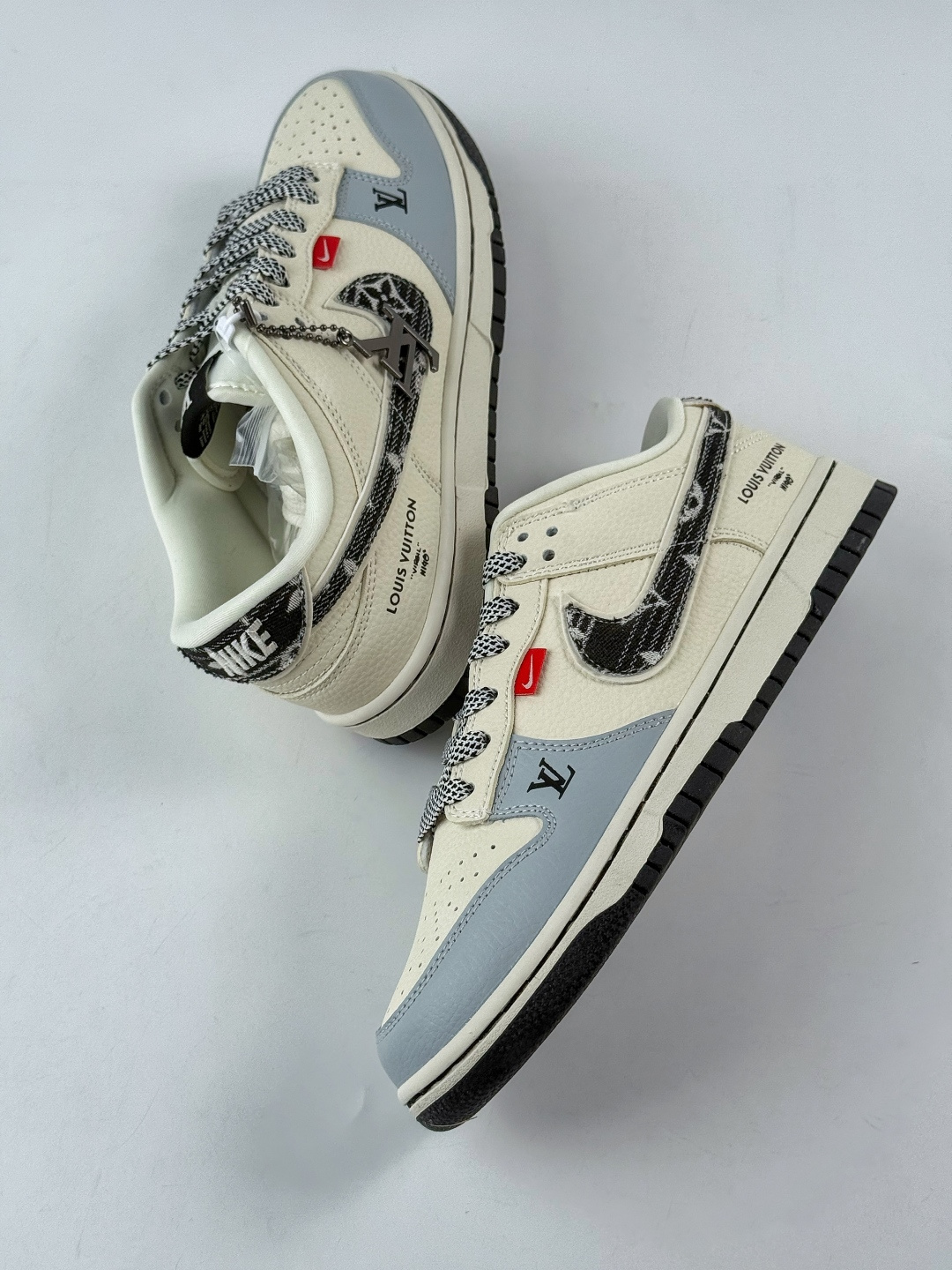 230 Nike SB Dunk Low x Louis Vuitton 灰白满天星 DN3168-002