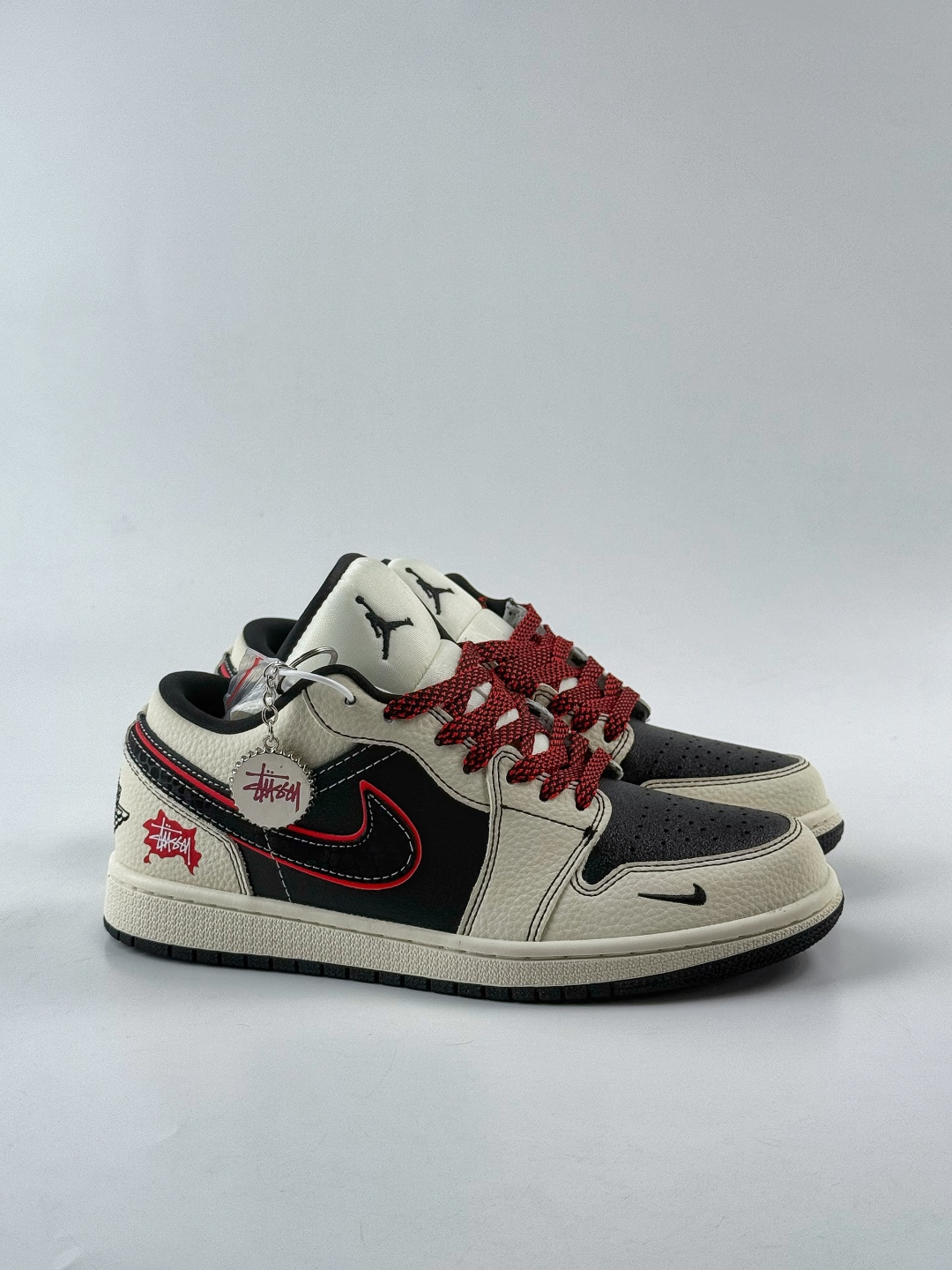 Nike Jordan Air Jordan 1 x Stussy 白黑红小勾满天星 QG1988-013